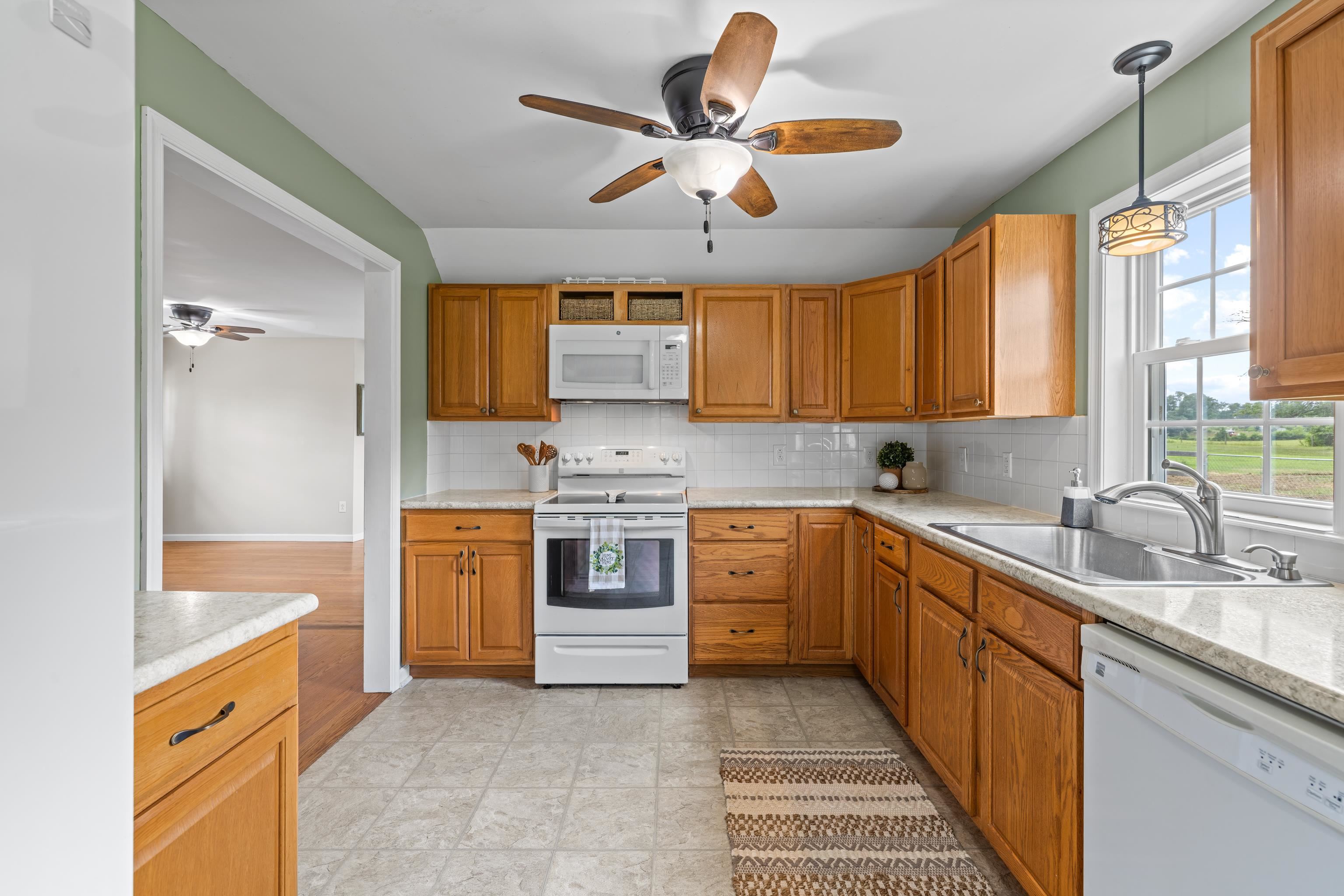 2645 LYNDHURST RD, WAYNESBORO, Virginia 22980, 3 Bedrooms Bedrooms, ,3 BathroomsBathrooms,Residential,2645 LYNDHURST RD,679360 MLS # 679360 2645 LYNDHURST RD, WAYNESBORO, Virginia 22980, 3 Bedrooms Bedrooms, ,3 BathroomsBathrooms,Residential,2645 LYNDHURST RD,679360 MLS # 679360