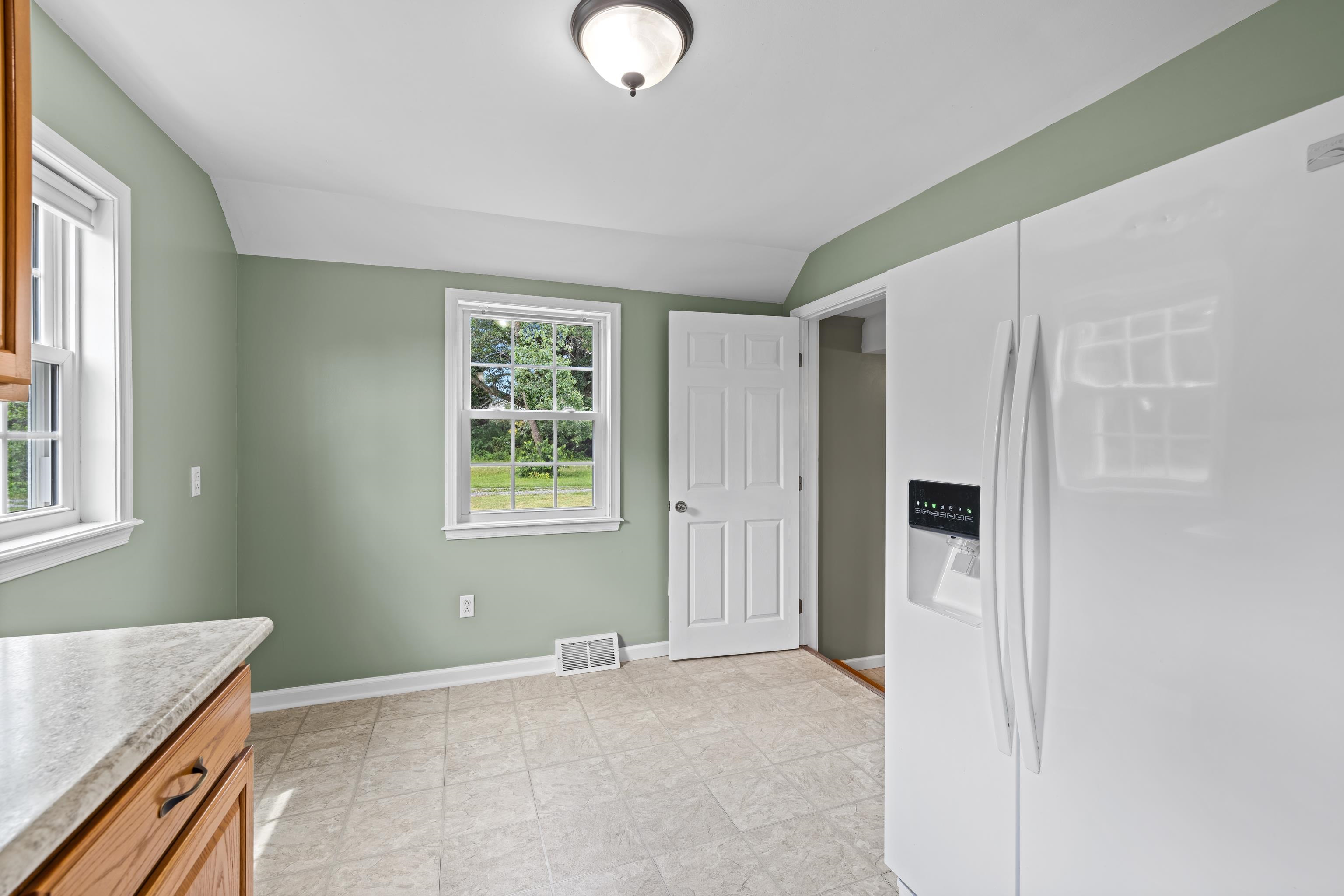 2645 LYNDHURST RD, WAYNESBORO, Virginia 22980, 3 Bedrooms Bedrooms, ,3 BathroomsBathrooms,Residential,2645 LYNDHURST RD,679360 MLS # 679360 2645 LYNDHURST RD, WAYNESBORO, Virginia 22980, 3 Bedrooms Bedrooms, ,3 BathroomsBathrooms,Residential,2645 LYNDHURST RD,679360 MLS # 679360