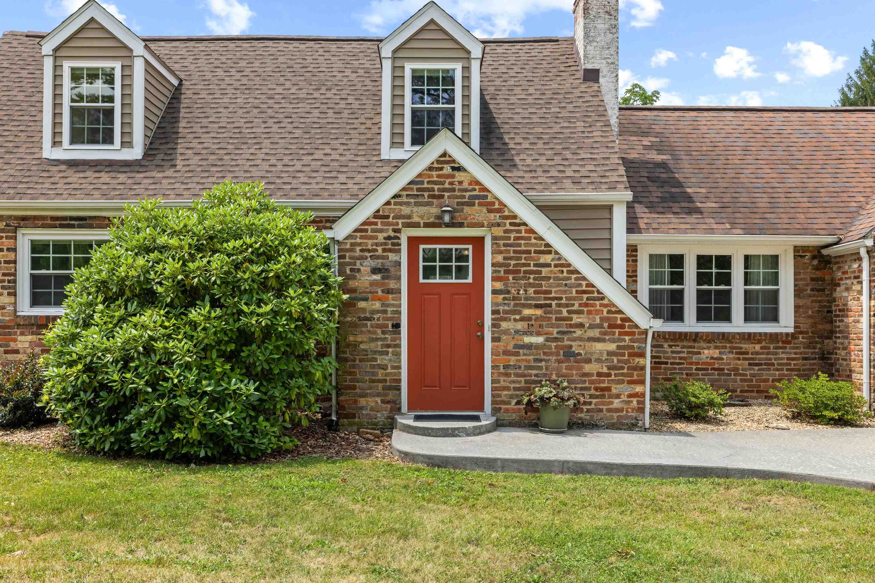 2645 LYNDHURST RD, WAYNESBORO, Virginia 22980, 3 Bedrooms Bedrooms, ,3 BathroomsBathrooms,Residential,2645 LYNDHURST RD,679360 MLS # 679360 2645 LYNDHURST RD, WAYNESBORO, Virginia 22980, 3 Bedrooms Bedrooms, ,3 BathroomsBathrooms,Residential,2645 LYNDHURST RD,679360 MLS # 679360