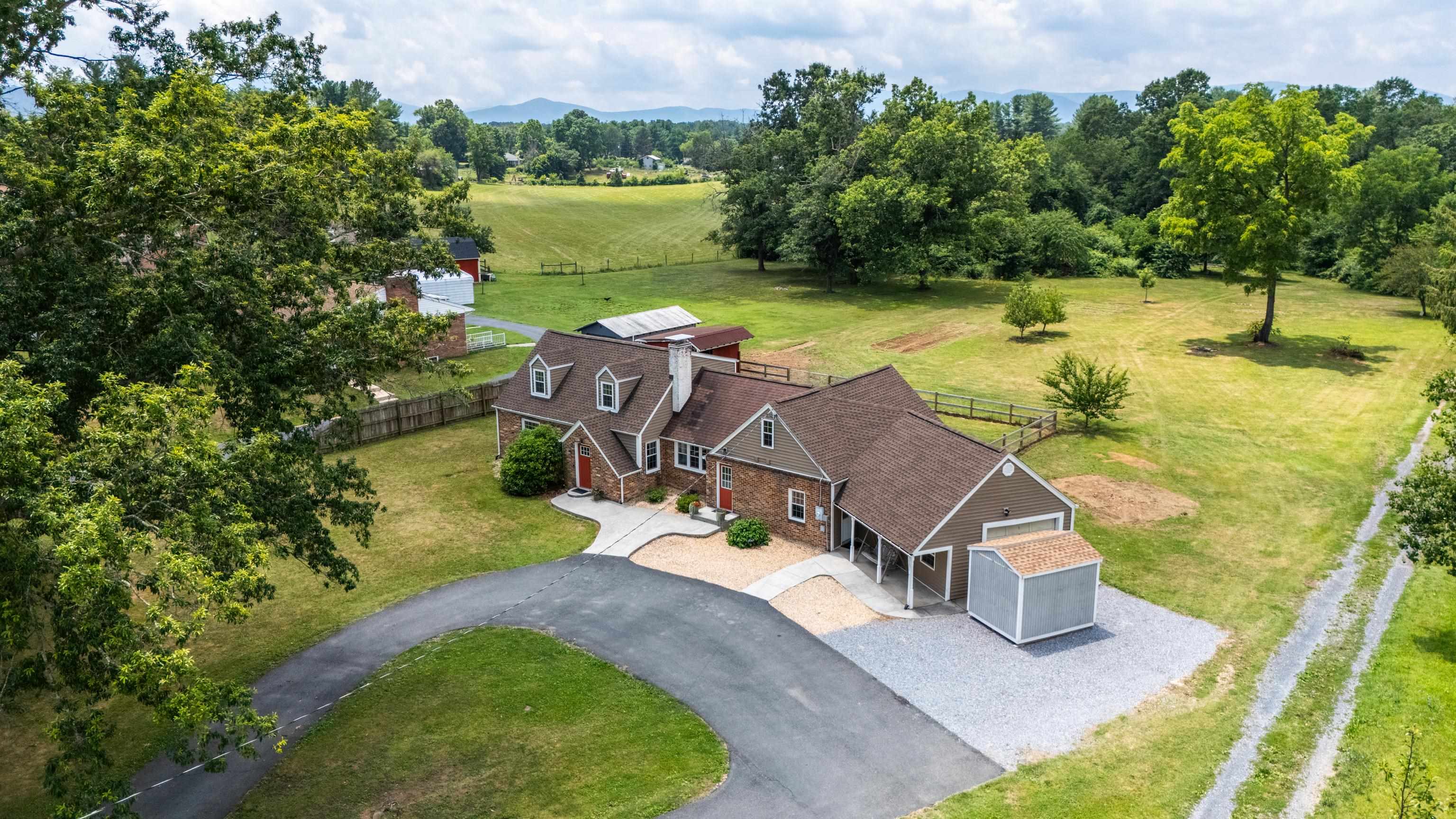2645 LYNDHURST RD, WAYNESBORO, Virginia 22980, 3 Bedrooms Bedrooms, ,3 BathroomsBathrooms,Residential,2645 LYNDHURST RD,679360 MLS # 679360 2645 LYNDHURST RD, WAYNESBORO, Virginia 22980, 3 Bedrooms Bedrooms, ,3 BathroomsBathrooms,Residential,2645 LYNDHURST RD,679360 MLS # 679360