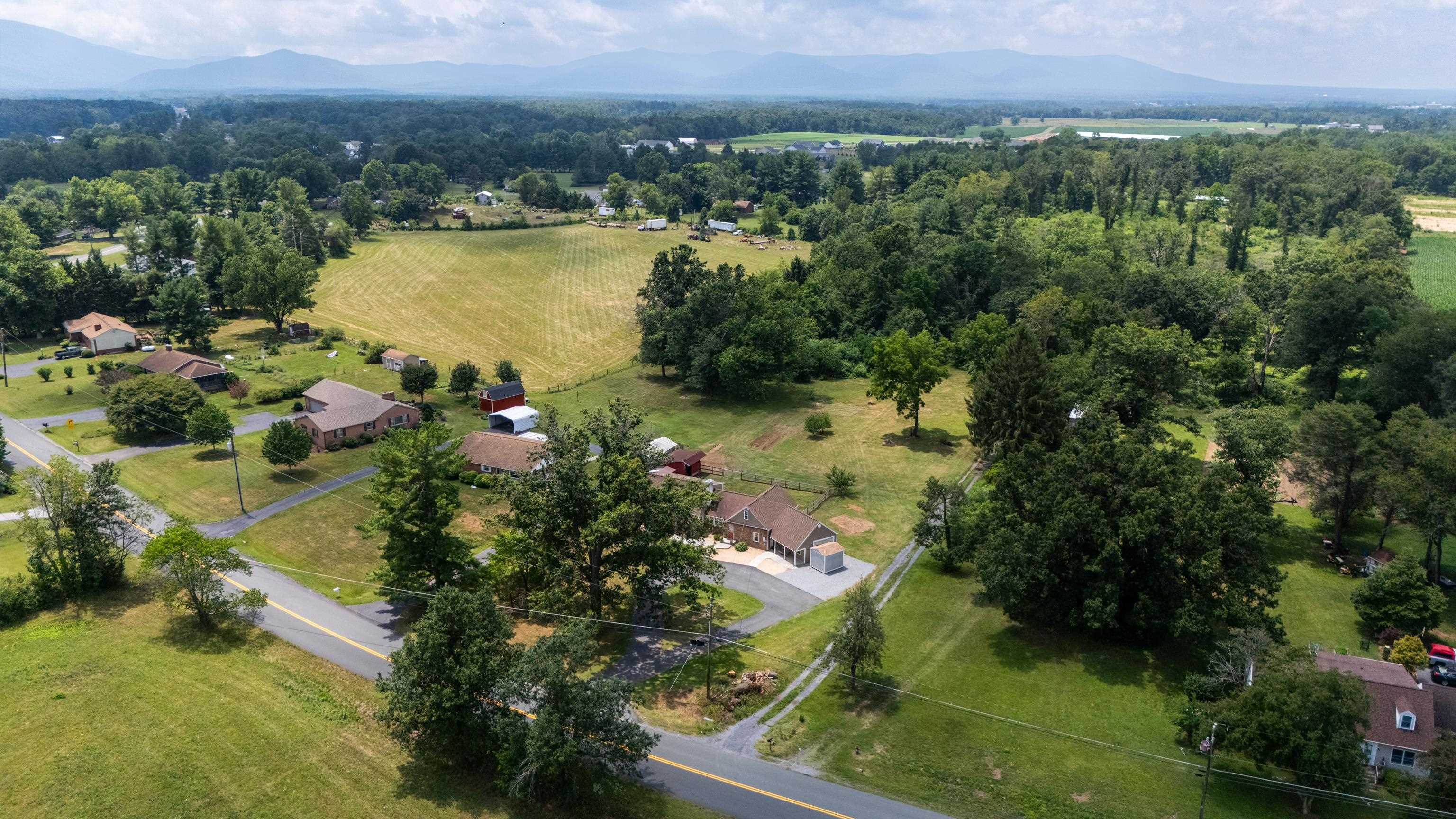 2645 LYNDHURST RD, WAYNESBORO, Virginia 22980, 3 Bedrooms Bedrooms, ,3 BathroomsBathrooms,Residential,2645 LYNDHURST RD,679360 MLS # 679360 2645 LYNDHURST RD, WAYNESBORO, Virginia 22980, 3 Bedrooms Bedrooms, ,3 BathroomsBathrooms,Residential,2645 LYNDHURST RD,679360 MLS # 679360