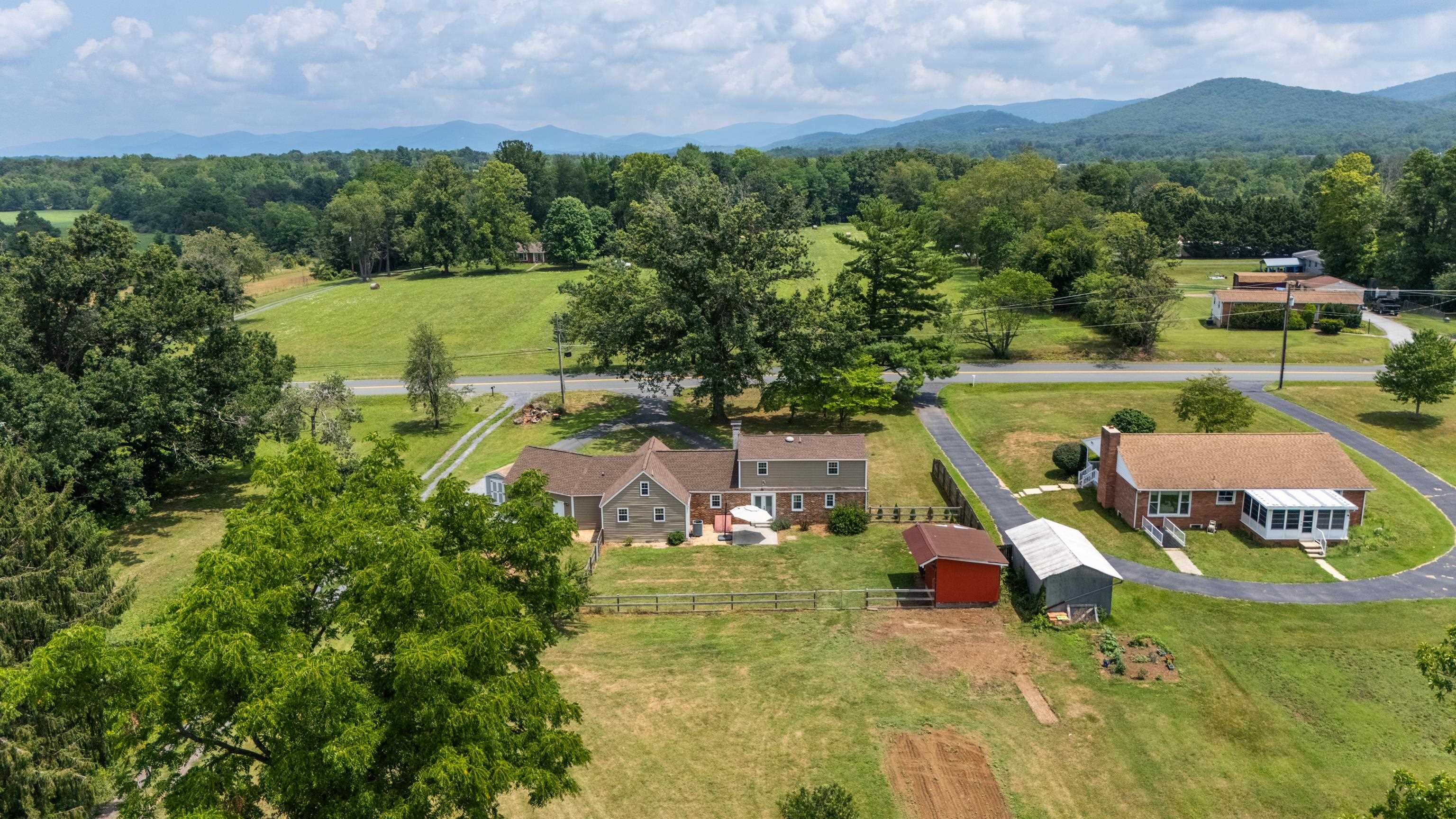 2645 LYNDHURST RD, WAYNESBORO, Virginia 22980, 3 Bedrooms Bedrooms, ,3 BathroomsBathrooms,Residential,2645 LYNDHURST RD,679360 MLS # 679360 2645 LYNDHURST RD, WAYNESBORO, Virginia 22980, 3 Bedrooms Bedrooms, ,3 BathroomsBathrooms,Residential,2645 LYNDHURST RD,679360 MLS # 679360