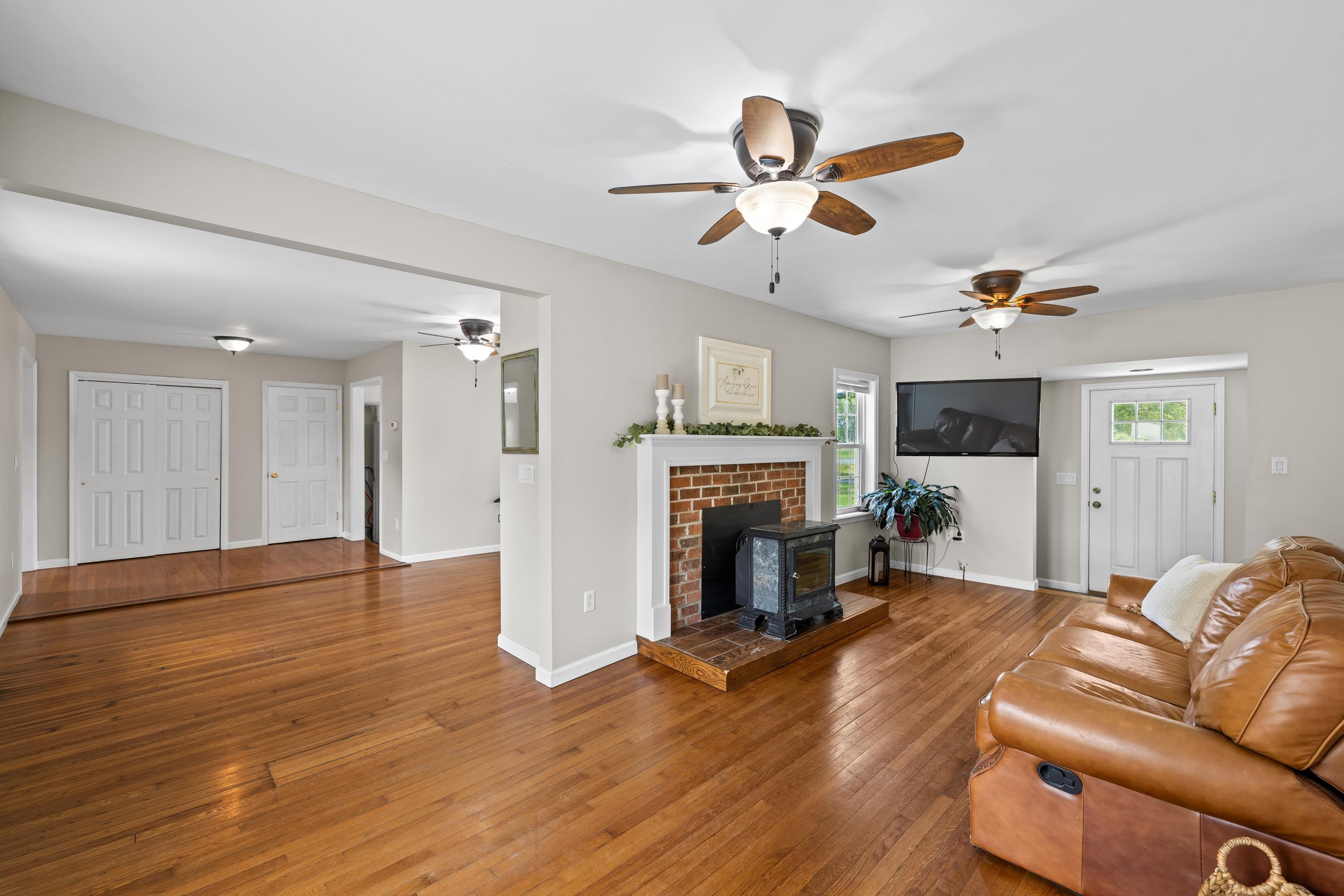 2645 LYNDHURST RD, WAYNESBORO, Virginia 22980, 3 Bedrooms Bedrooms, ,3 BathroomsBathrooms,Residential,2645 LYNDHURST RD,679360 MLS # 679360 2645 LYNDHURST RD, WAYNESBORO, Virginia 22980, 3 Bedrooms Bedrooms, ,3 BathroomsBathrooms,Residential,2645 LYNDHURST RD,679360 MLS # 679360