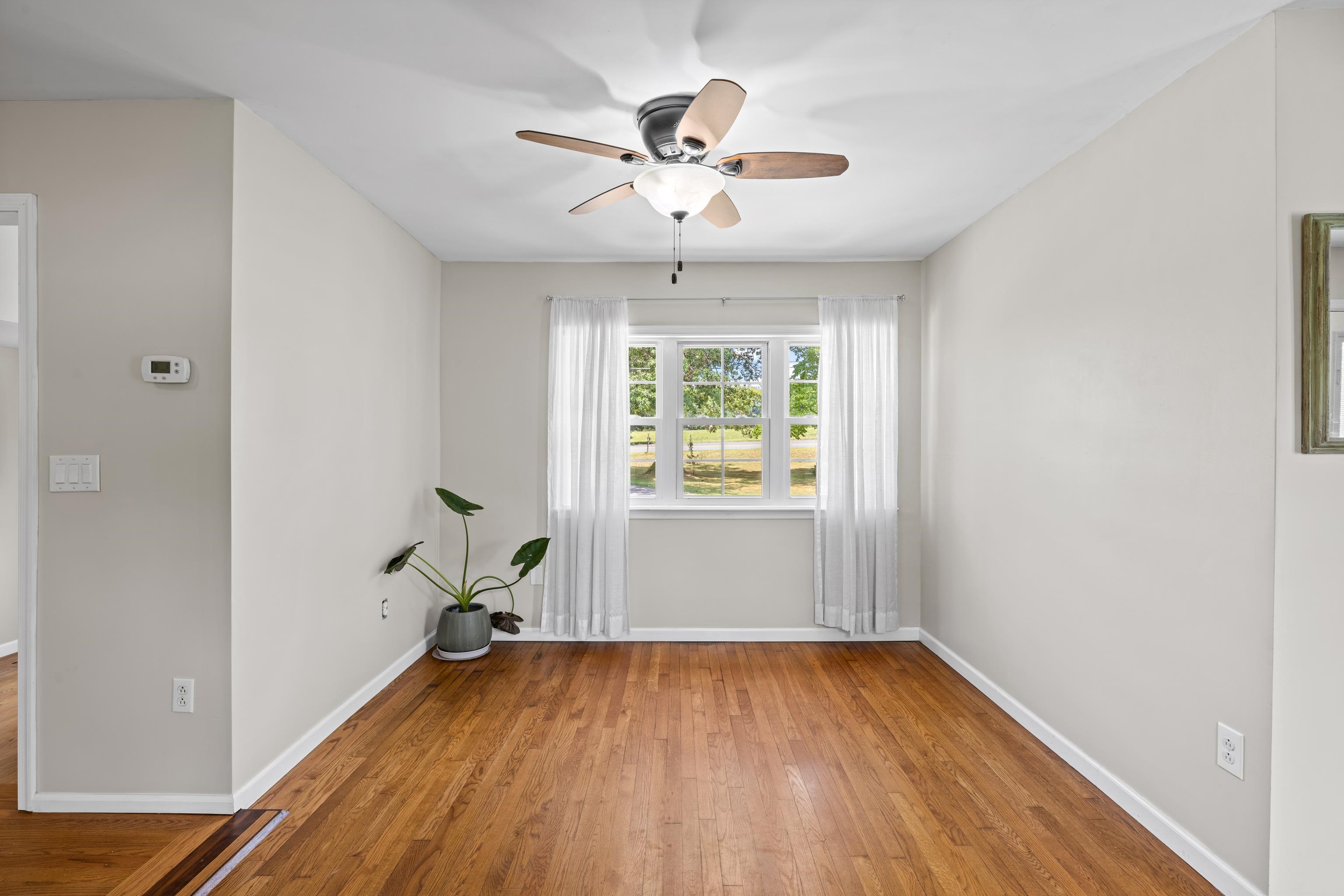 2645 LYNDHURST RD, WAYNESBORO, Virginia 22980, 3 Bedrooms Bedrooms, ,3 BathroomsBathrooms,Residential,2645 LYNDHURST RD,679360 MLS # 679360 2645 LYNDHURST RD, WAYNESBORO, Virginia 22980, 3 Bedrooms Bedrooms, ,3 BathroomsBathrooms,Residential,2645 LYNDHURST RD,679360 MLS # 679360