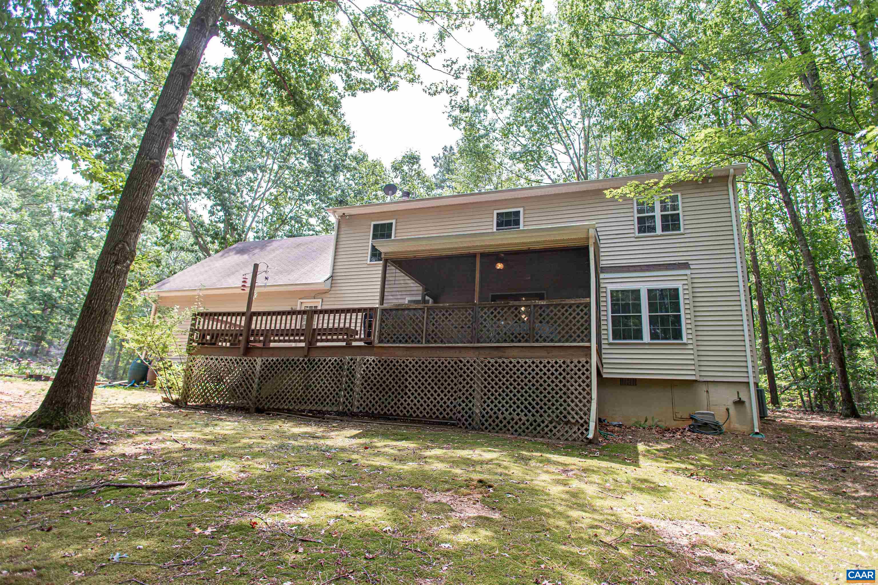 Spacious yard. Spacious yard.