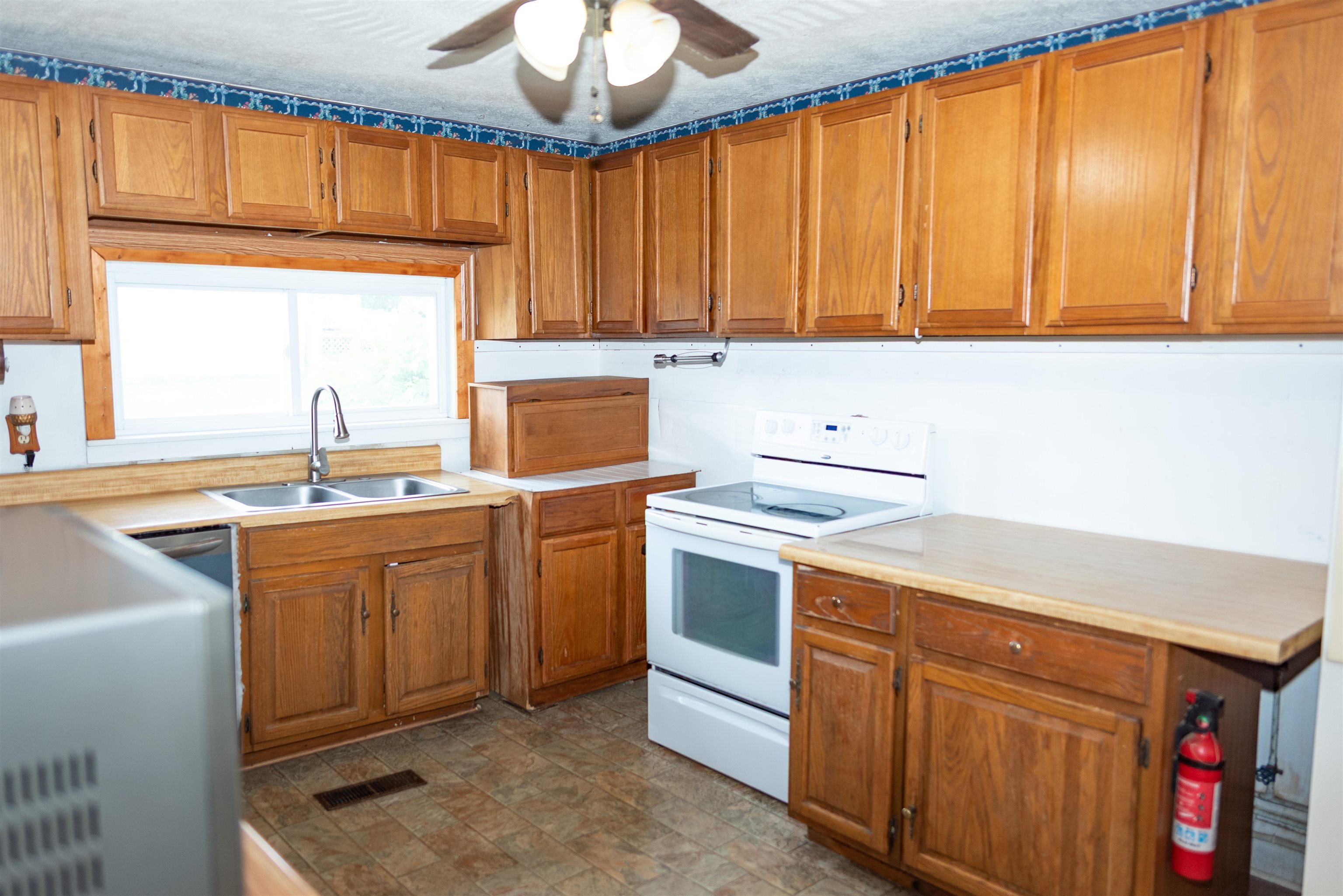 10581 MCGAHEYSVILLE RD, MCGAHEYSVILLE, Virginia 22840, 3 Bedrooms Bedrooms, ,2 BathroomsBathrooms,Residential,10581 MCGAHEYSVILLE RD,680146 MLS # 680146 10581 MCGAHEYSVILLE RD, MCGAHEYSVILLE, Virginia 22840, 3 Bedrooms Bedrooms, ,2 BathroomsBathrooms,Residential,10581 MCGAHEYSVILLE RD,680146 MLS # 680146