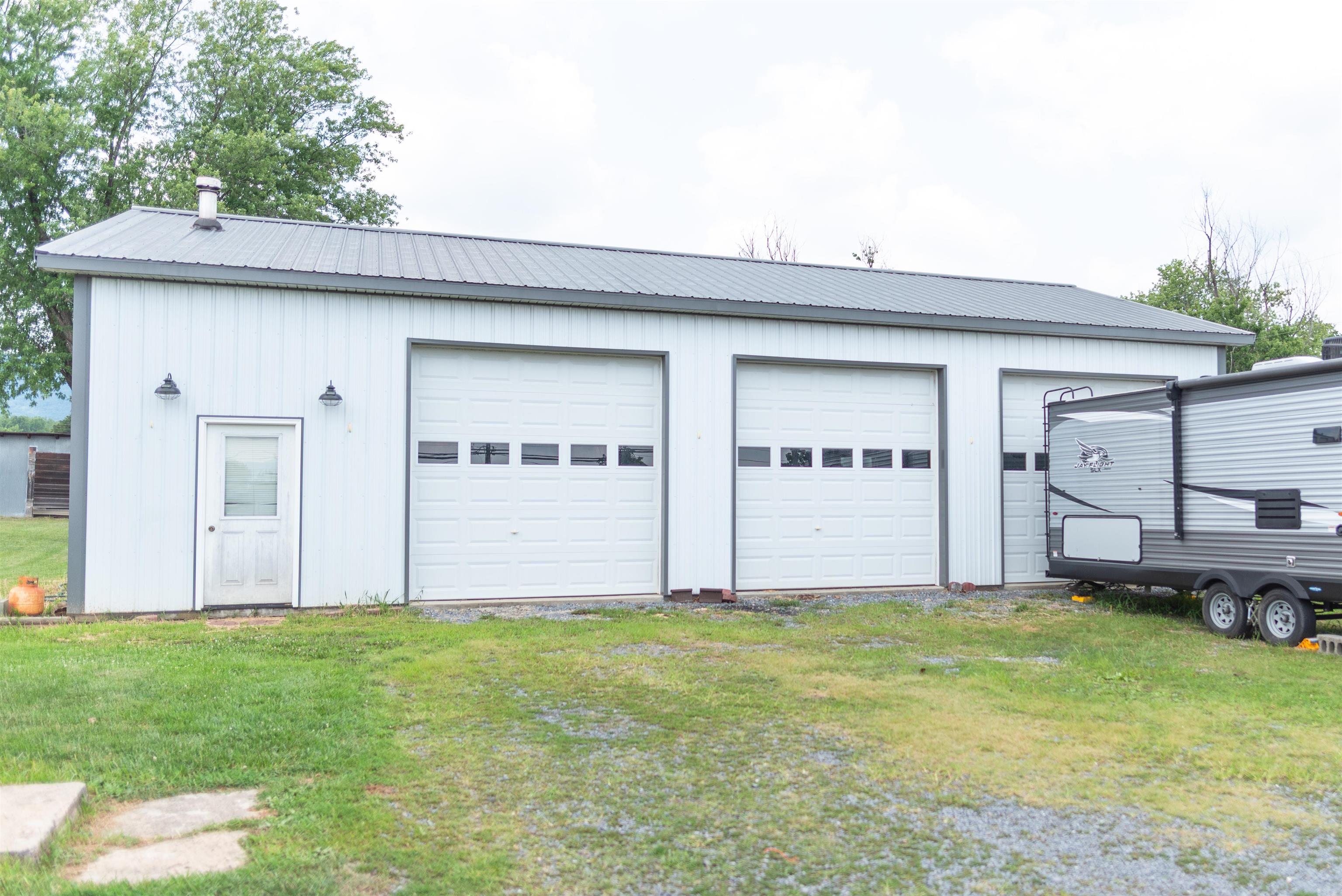 10581 MCGAHEYSVILLE RD, MCGAHEYSVILLE, Virginia 22840, 3 Bedrooms Bedrooms, ,2 BathroomsBathrooms,Residential,10581 MCGAHEYSVILLE RD,680146 MLS # 680146 10581 MCGAHEYSVILLE RD, MCGAHEYSVILLE, Virginia 22840, 3 Bedrooms Bedrooms, ,2 BathroomsBathrooms,Residential,10581 MCGAHEYSVILLE RD,680146 MLS # 680146