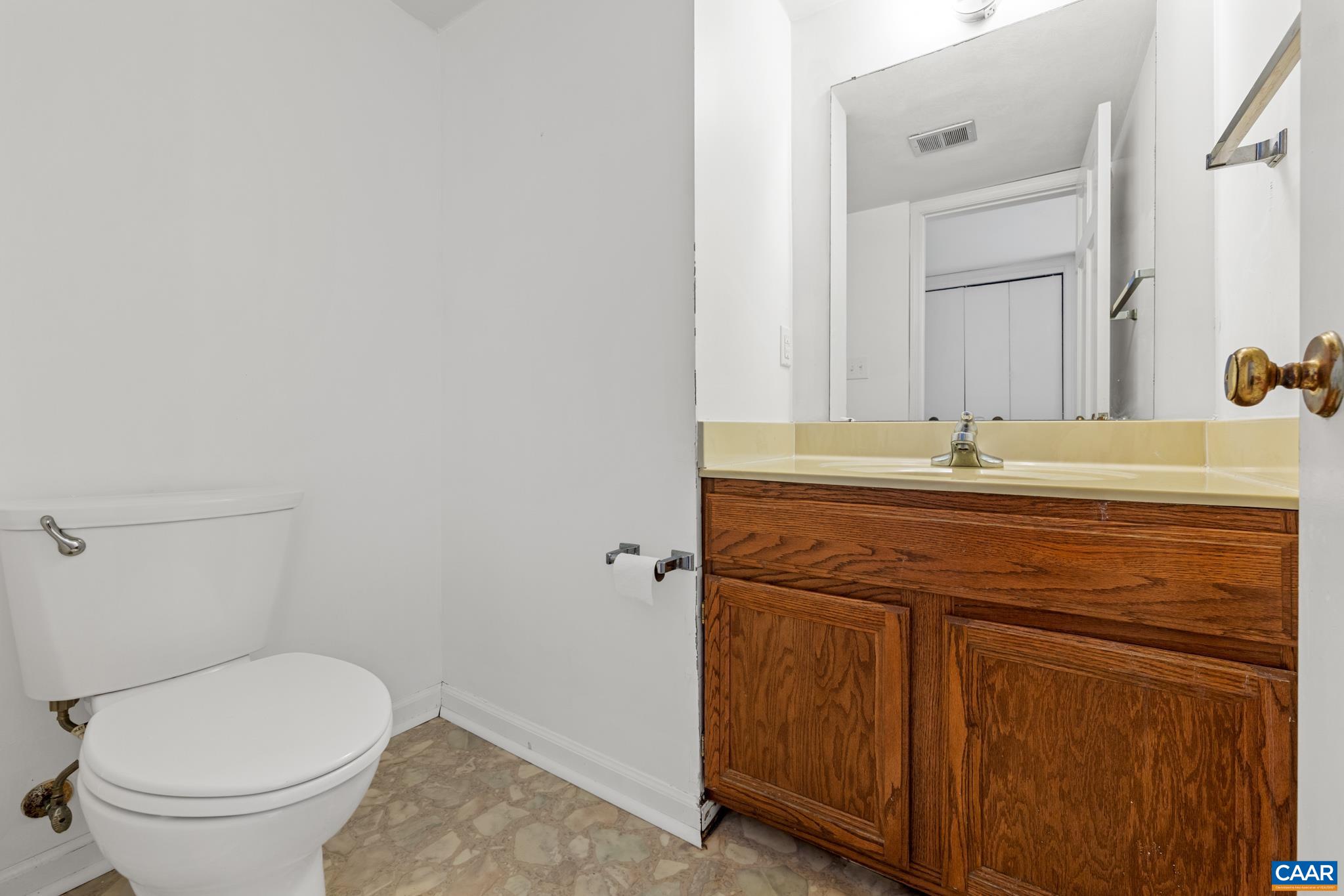 135 GEORGETOWN GREEN, CHARLOTTESVILLE, Virginia 22901, 3 Bedrooms Bedrooms, ,2 BathroomsBathrooms,Residential,135 GEORGETOWN GREEN,680152 MLS # 680152 135 GEORGETOWN GREEN, CHARLOTTESVILLE, Virginia 22901, 3 Bedrooms Bedrooms, ,2 BathroomsBathrooms,Residential,135 GEORGETOWN GREEN,680152 MLS # 680152