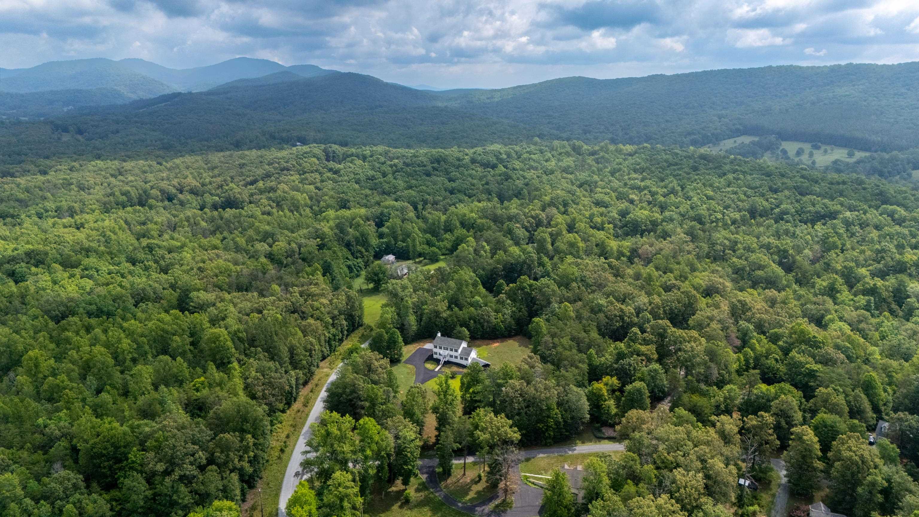 17 PINE RIDGE RD, FABER, Virginia 22938, 4 Bedrooms Bedrooms, ,3 BathroomsBathrooms,Residential,17 PINE RIDGE RD,680156 MLS # 680156 17 PINE RIDGE RD, FABER, Virginia 22938, 4 Bedrooms Bedrooms, ,3 BathroomsBathrooms,Residential,17 PINE RIDGE RD,680156 MLS # 680156