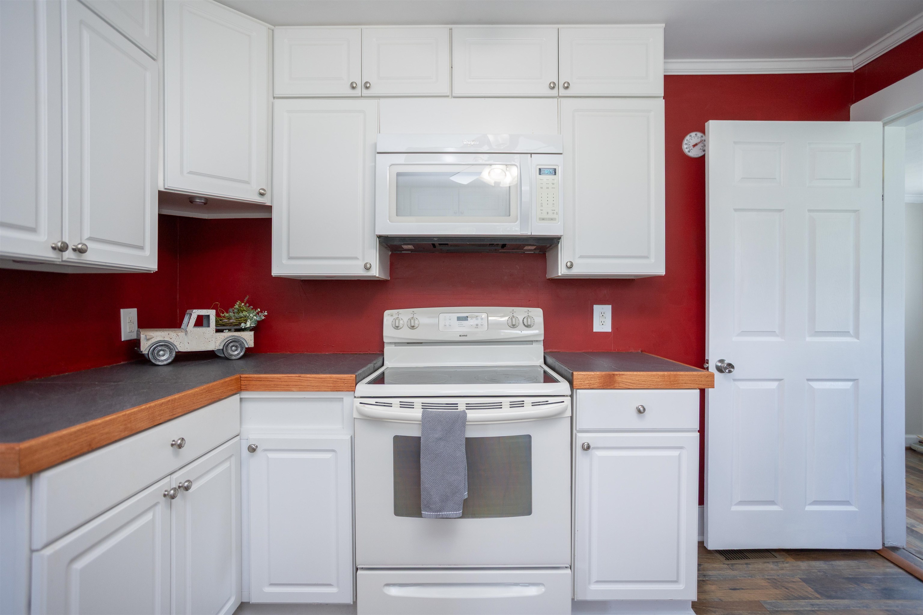 3334 LITTLE CALF PASTURE HWY, CRAIGSVILLE, Virginia 24430, 2 Bedrooms Bedrooms, ,1 BathroomBathrooms,Residential,3334 LITTLE CALF PASTURE HWY,680157 MLS # 680157 3334 LITTLE CALF PASTURE HWY, CRAIGSVILLE, Virginia 24430, 2 Bedrooms Bedrooms, ,1 BathroomBathrooms,Residential,3334 LITTLE CALF PASTURE HWY,680157 MLS # 680157