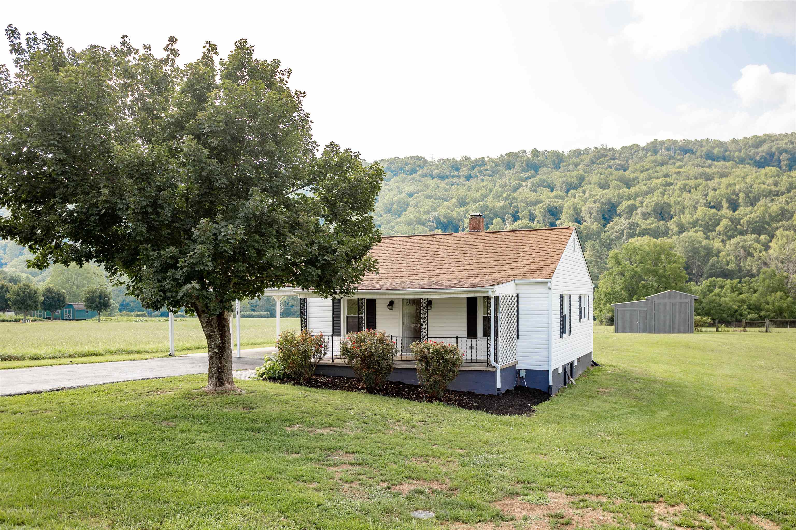 3334 LITTLE CALF PASTURE HWY, CRAIGSVILLE, Virginia 24430, 2 Bedrooms Bedrooms, ,1 BathroomBathrooms,Residential,3334 LITTLE CALF PASTURE HWY,680157 MLS # 680157 3334 LITTLE CALF PASTURE HWY, CRAIGSVILLE, Virginia 24430, 2 Bedrooms Bedrooms, ,1 BathroomBathrooms,Residential,3334 LITTLE CALF PASTURE HWY,680157 MLS # 680157