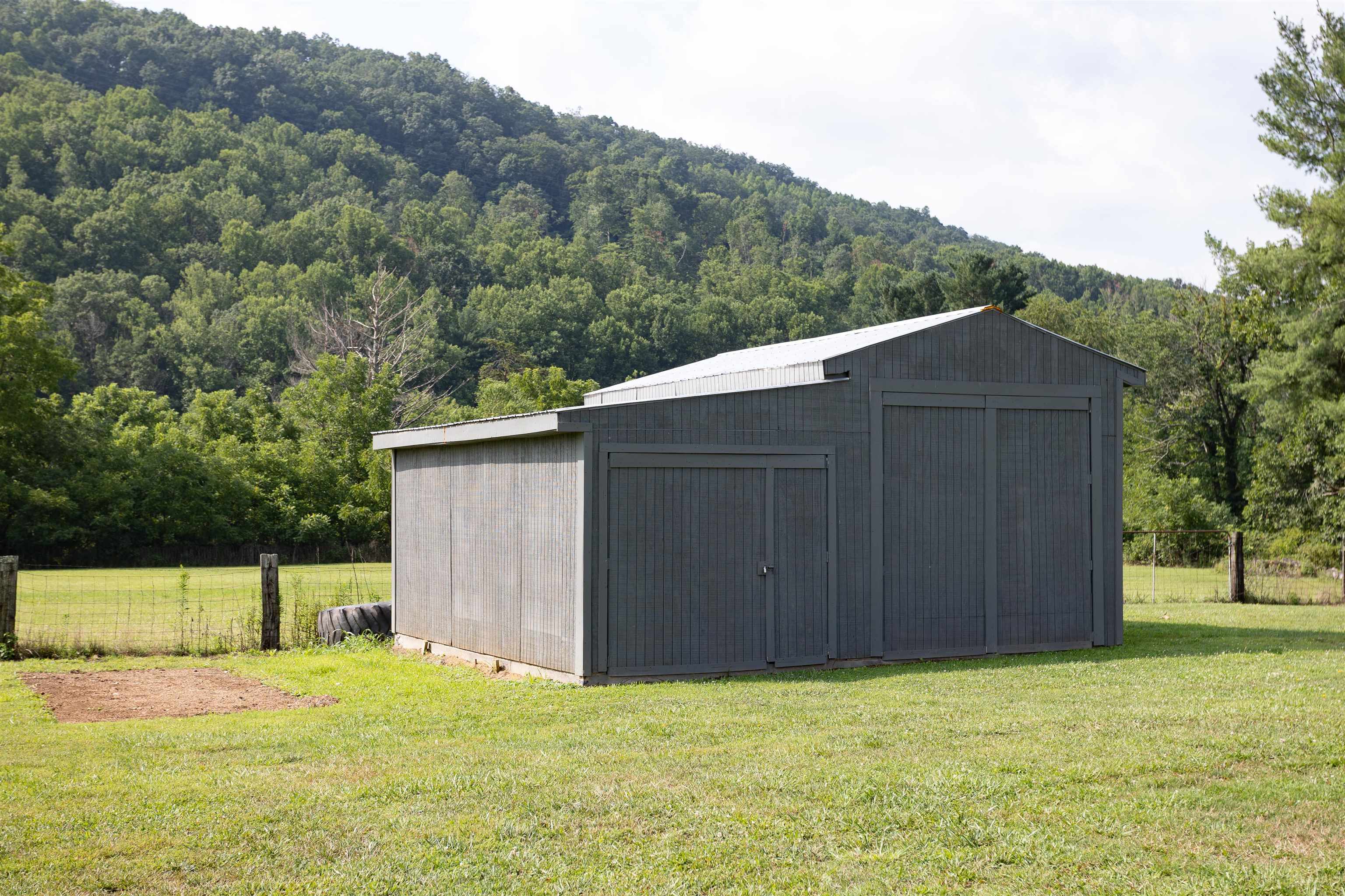 3334 LITTLE CALF PASTURE HWY, CRAIGSVILLE, Virginia 24430, 2 Bedrooms Bedrooms, ,1 BathroomBathrooms,Residential,3334 LITTLE CALF PASTURE HWY,680157 MLS # 680157 3334 LITTLE CALF PASTURE HWY, CRAIGSVILLE, Virginia 24430, 2 Bedrooms Bedrooms, ,1 BathroomBathrooms,Residential,3334 LITTLE CALF PASTURE HWY,680157 MLS # 680157