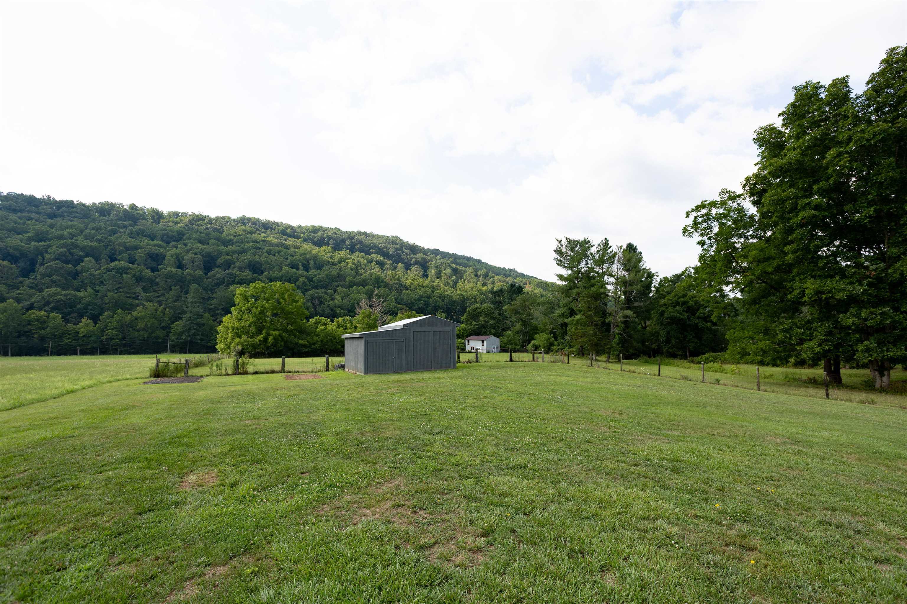 3334 LITTLE CALF PASTURE HWY, CRAIGSVILLE, Virginia 24430, 2 Bedrooms Bedrooms, ,1 BathroomBathrooms,Residential,3334 LITTLE CALF PASTURE HWY,680157 MLS # 680157 3334 LITTLE CALF PASTURE HWY, CRAIGSVILLE, Virginia 24430, 2 Bedrooms Bedrooms, ,1 BathroomBathrooms,Residential,3334 LITTLE CALF PASTURE HWY,680157 MLS # 680157