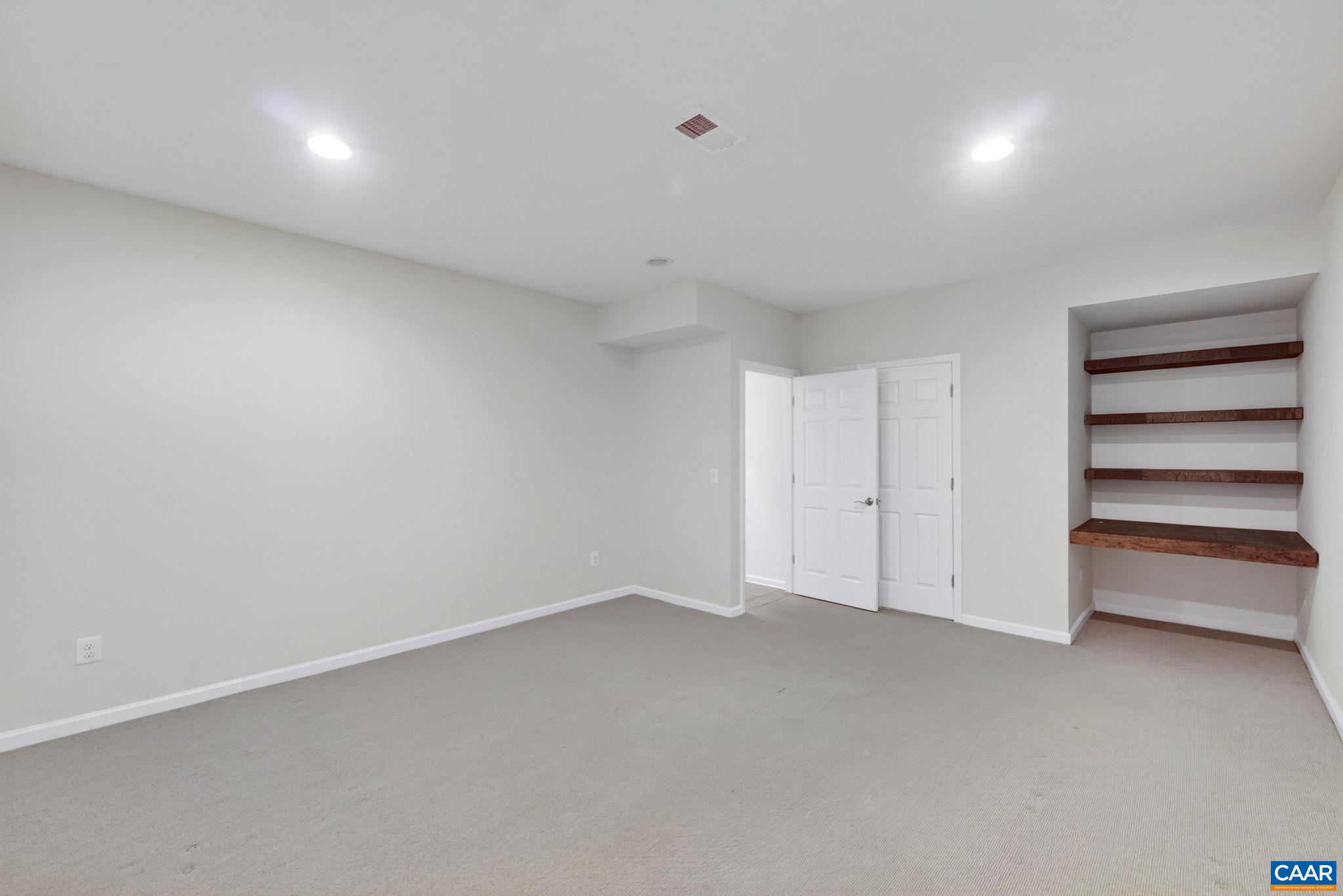 2298 WHITTINGTON DR, CHARLOTTESVILLE, Virginia 22911, 3 Bedrooms Bedrooms, ,2 BathroomsBathrooms,Residential,2298 WHITTINGTON DR,680158 MLS # 680158 2298 WHITTINGTON DR, CHARLOTTESVILLE, Virginia 22911, 3 Bedrooms Bedrooms, ,2 BathroomsBathrooms,Residential,2298 WHITTINGTON DR,680158 MLS # 680158