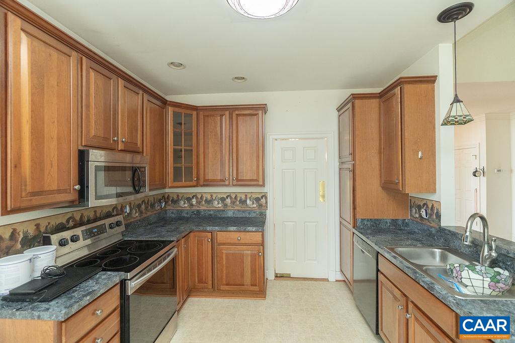 1307 COURTYARD DR, CHARLOTTESVILLE, Virginia 22903, 3 Bedrooms Bedrooms, ,2 BathroomsBathrooms,Residential,1307 COURTYARD DR,680159 MLS # 680159