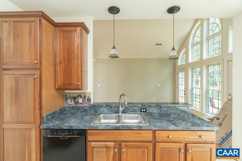 1307 COURTYARD DR, CHARLOTTESVILLE, Virginia 22903, 3 Bedrooms Bedrooms, ,2 BathroomsBathrooms,Residential,1307 COURTYARD DR,680159 MLS # 680159