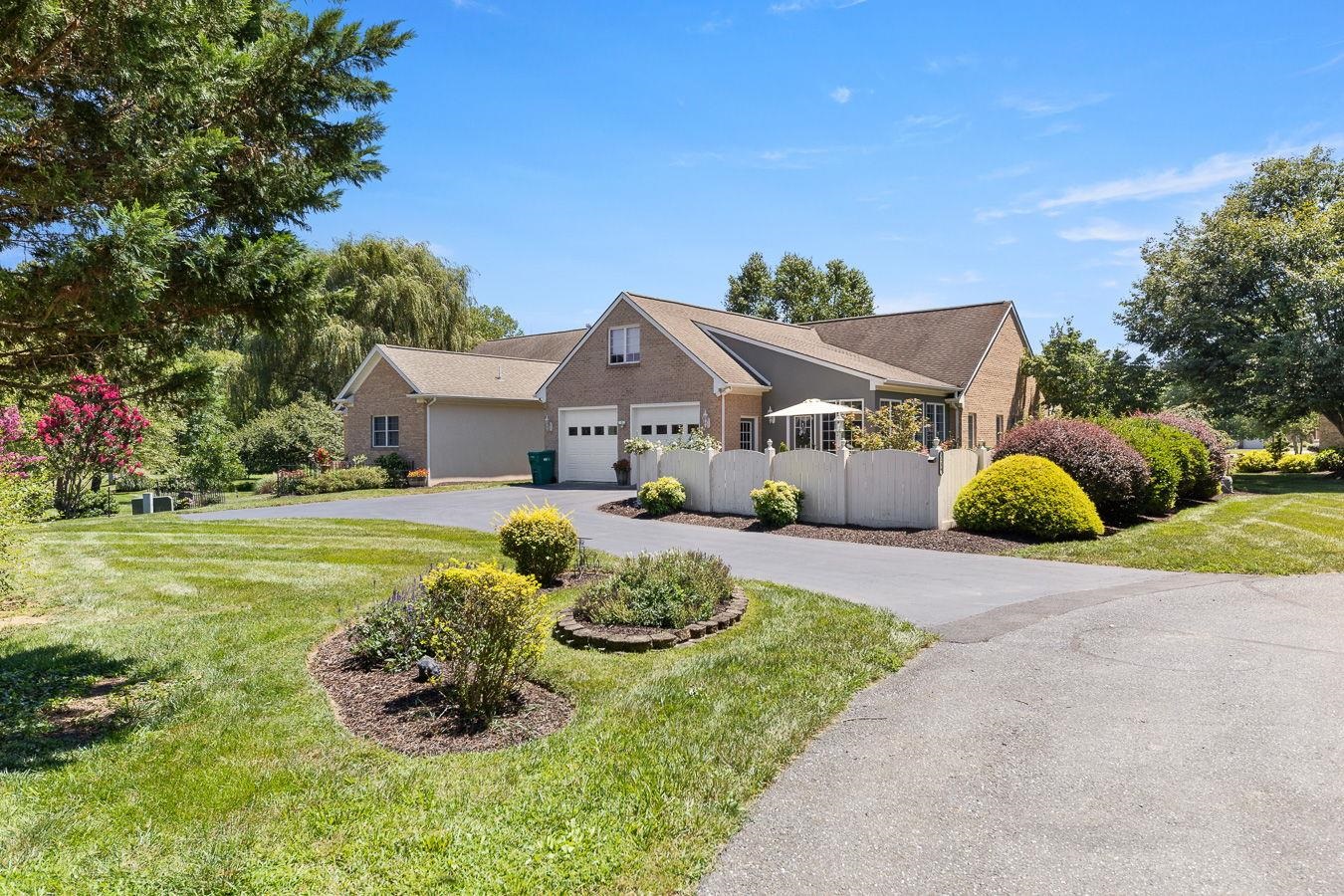 3259 MESINETTO CREEK DR, ROCKINGHAM, Virginia 22801, 3 Bedrooms Bedrooms, ,2 BathroomsBathrooms,Residential,3259 MESINETTO CREEK DR,680173 MLS # 680173 3259 MESINETTO CREEK DR, ROCKINGHAM, Virginia 22801, 3 Bedrooms Bedrooms, ,2 BathroomsBathrooms,Residential,3259 MESINETTO CREEK DR,680173 MLS # 680173