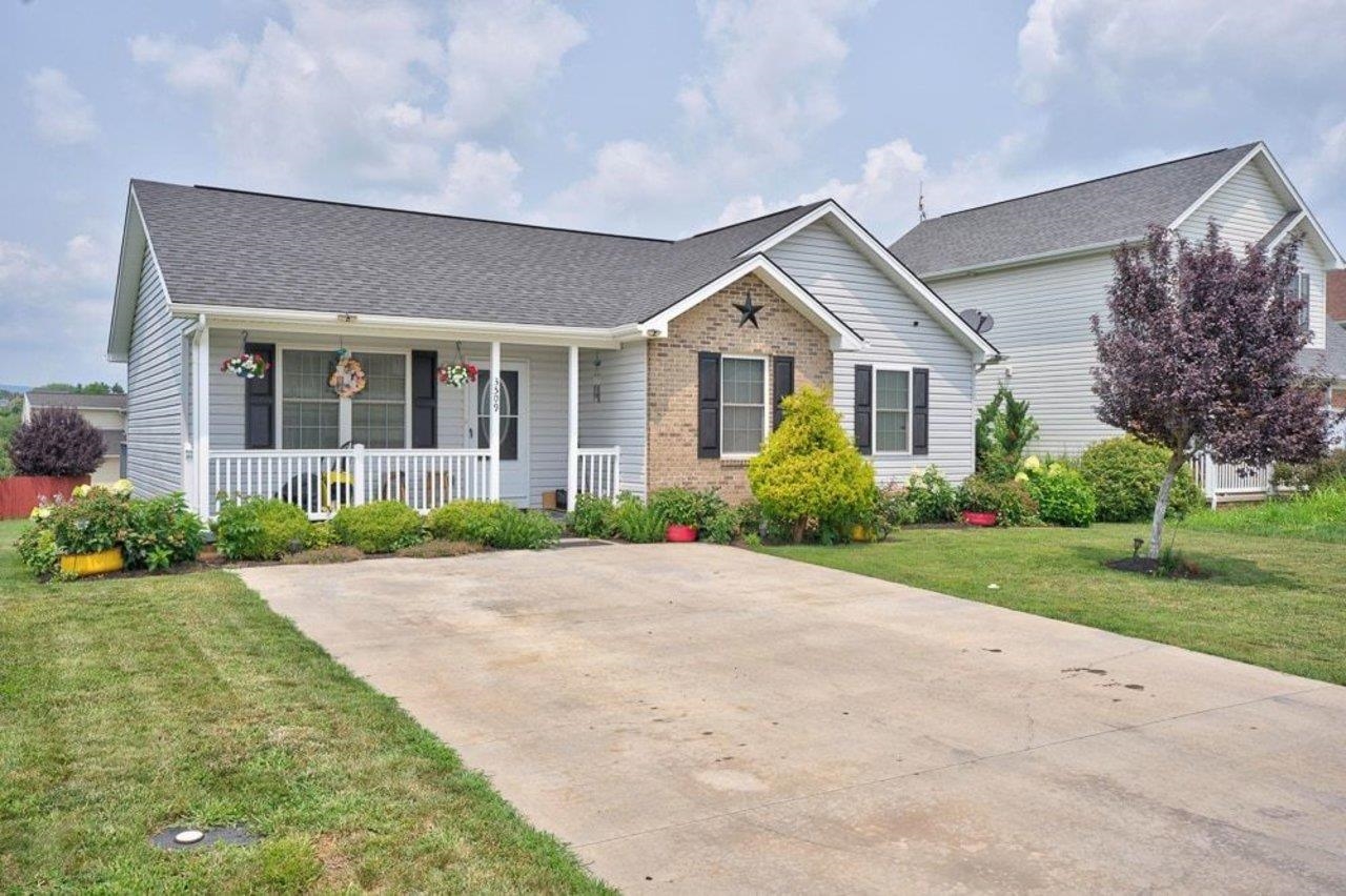 3509 MAJESTIC CIR, BROADWAY, Virginia 22815, 3 Bedrooms Bedrooms, ,2 BathroomsBathrooms,Residential,3509 MAJESTIC CIR,680176 MLS # 680176 3509 MAJESTIC CIR, BROADWAY, Virginia 22815, 3 Bedrooms Bedrooms, ,2 BathroomsBathrooms,Residential,3509 MAJESTIC CIR,680176 MLS # 680176