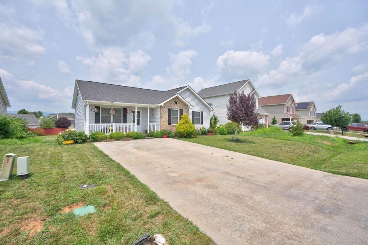 3509 MAJESTIC CIR, BROADWAY, Virginia 22815, 3 Bedrooms Bedrooms, ,2 BathroomsBathrooms,Residential,3509 MAJESTIC CIR,680176 MLS # 680176 3509 MAJESTIC CIR, BROADWAY, Virginia 22815, 3 Bedrooms Bedrooms, ,2 BathroomsBathrooms,Residential,3509 MAJESTIC CIR,680176 MLS # 680176