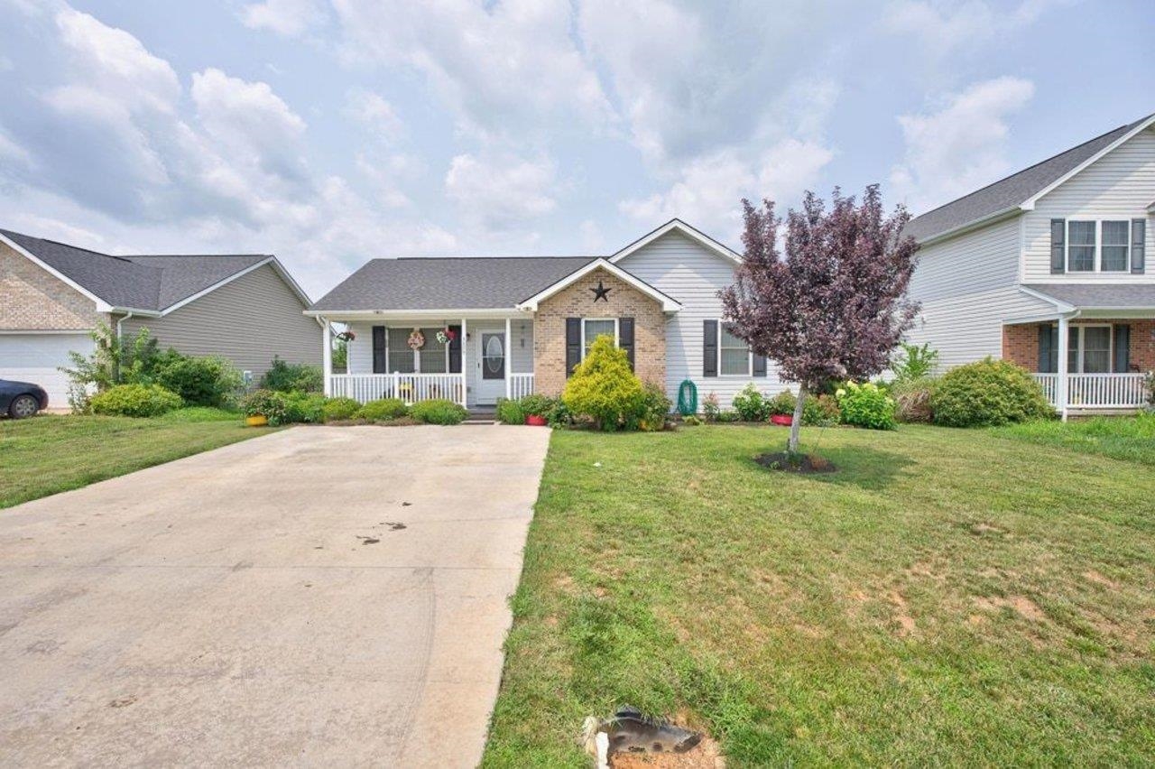3509 MAJESTIC CIR, BROADWAY, Virginia 22815, 3 Bedrooms Bedrooms, ,2 BathroomsBathrooms,Residential,3509 MAJESTIC CIR,680176 MLS # 680176 3509 MAJESTIC CIR, BROADWAY, Virginia 22815, 3 Bedrooms Bedrooms, ,2 BathroomsBathrooms,Residential,3509 MAJESTIC CIR,680176 MLS # 680176