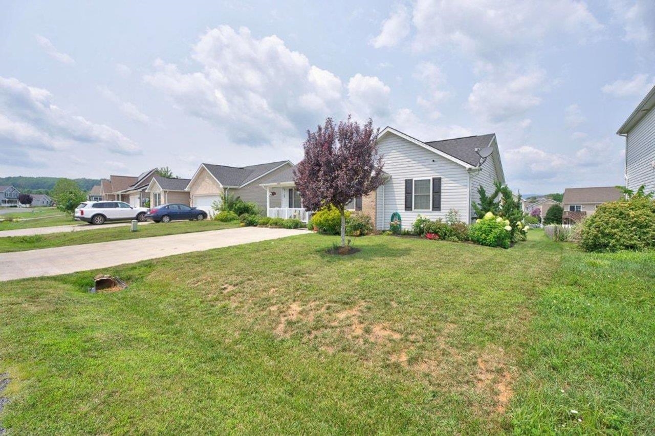 3509 MAJESTIC CIR, BROADWAY, Virginia 22815, 3 Bedrooms Bedrooms, ,2 BathroomsBathrooms,Residential,3509 MAJESTIC CIR,680176 MLS # 680176 3509 MAJESTIC CIR, BROADWAY, Virginia 22815, 3 Bedrooms Bedrooms, ,2 BathroomsBathrooms,Residential,3509 MAJESTIC CIR,680176 MLS # 680176