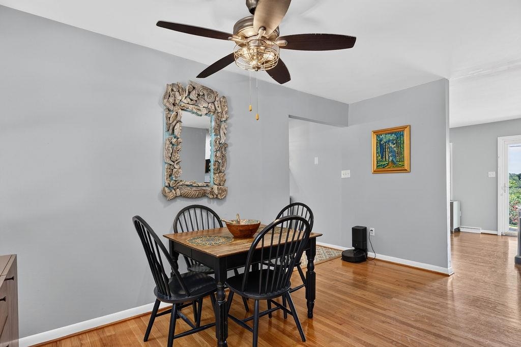 1418 AIKEN ST, STAUNTON, Virginia 24401, 3 Bedrooms Bedrooms, ,2 BathroomsBathrooms,Residential,1418 AIKEN ST,680180 MLS # 680180 1418 AIKEN ST, STAUNTON, Virginia 24401, 3 Bedrooms Bedrooms, ,2 BathroomsBathrooms,Residential,1418 AIKEN ST,680180 MLS # 680180