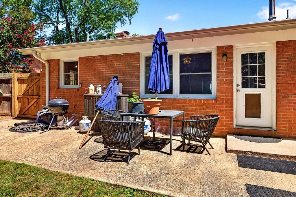 1418 AIKEN ST, STAUNTON, Virginia 24401, 3 Bedrooms Bedrooms, ,2 BathroomsBathrooms,Residential,1418 AIKEN ST,680180 MLS # 680180 1418 AIKEN ST, STAUNTON, Virginia 24401, 3 Bedrooms Bedrooms, ,2 BathroomsBathrooms,Residential,1418 AIKEN ST,680180 MLS # 680180
