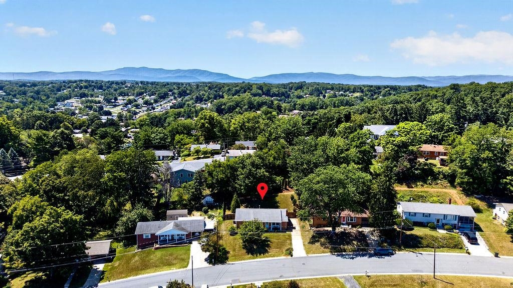1418 AIKEN ST, STAUNTON, Virginia 24401, 3 Bedrooms Bedrooms, ,2 BathroomsBathrooms,Residential,1418 AIKEN ST,680180 MLS # 680180 1418 AIKEN ST, STAUNTON, Virginia 24401, 3 Bedrooms Bedrooms, ,2 BathroomsBathrooms,Residential,1418 AIKEN ST,680180 MLS # 680180