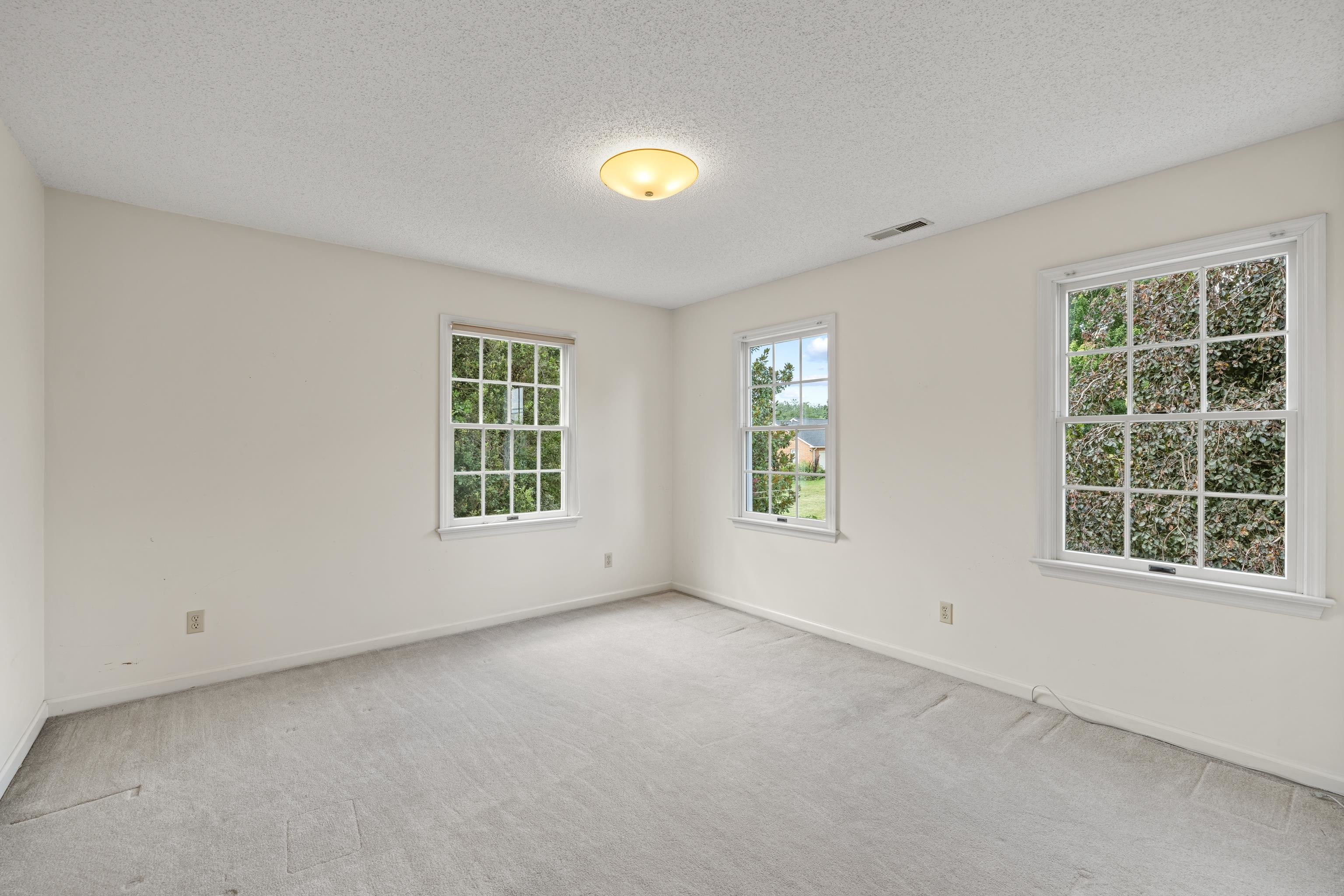 104 MILLER DR, BRIDGEWATER, Virginia 22812, 3 Bedrooms Bedrooms, ,2 BathroomsBathrooms,Residential,104 MILLER DR,680182 MLS # 680182