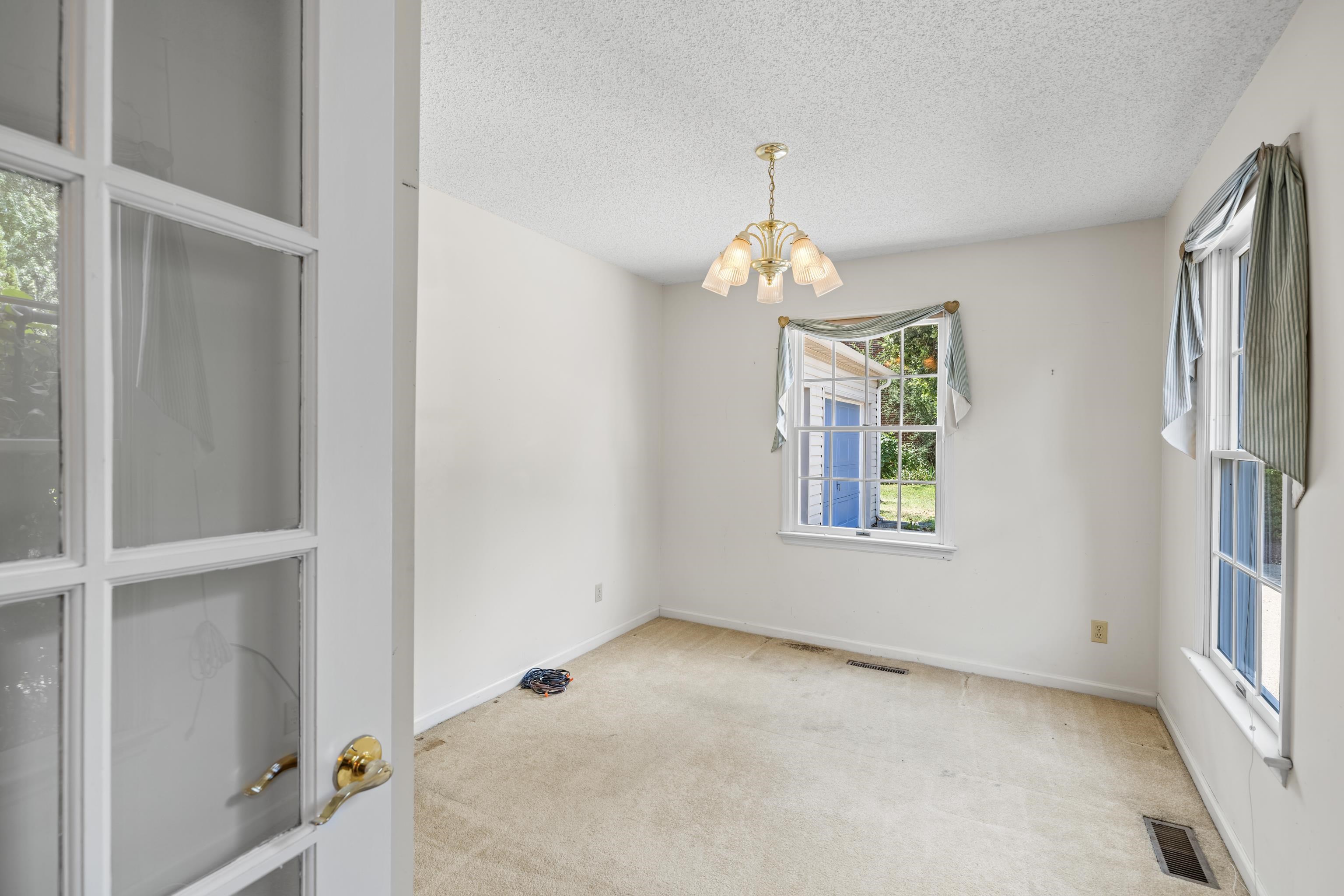 104 MILLER DR, BRIDGEWATER, Virginia 22812, 3 Bedrooms Bedrooms, ,2 BathroomsBathrooms,Residential,104 MILLER DR,680182 MLS # 680182