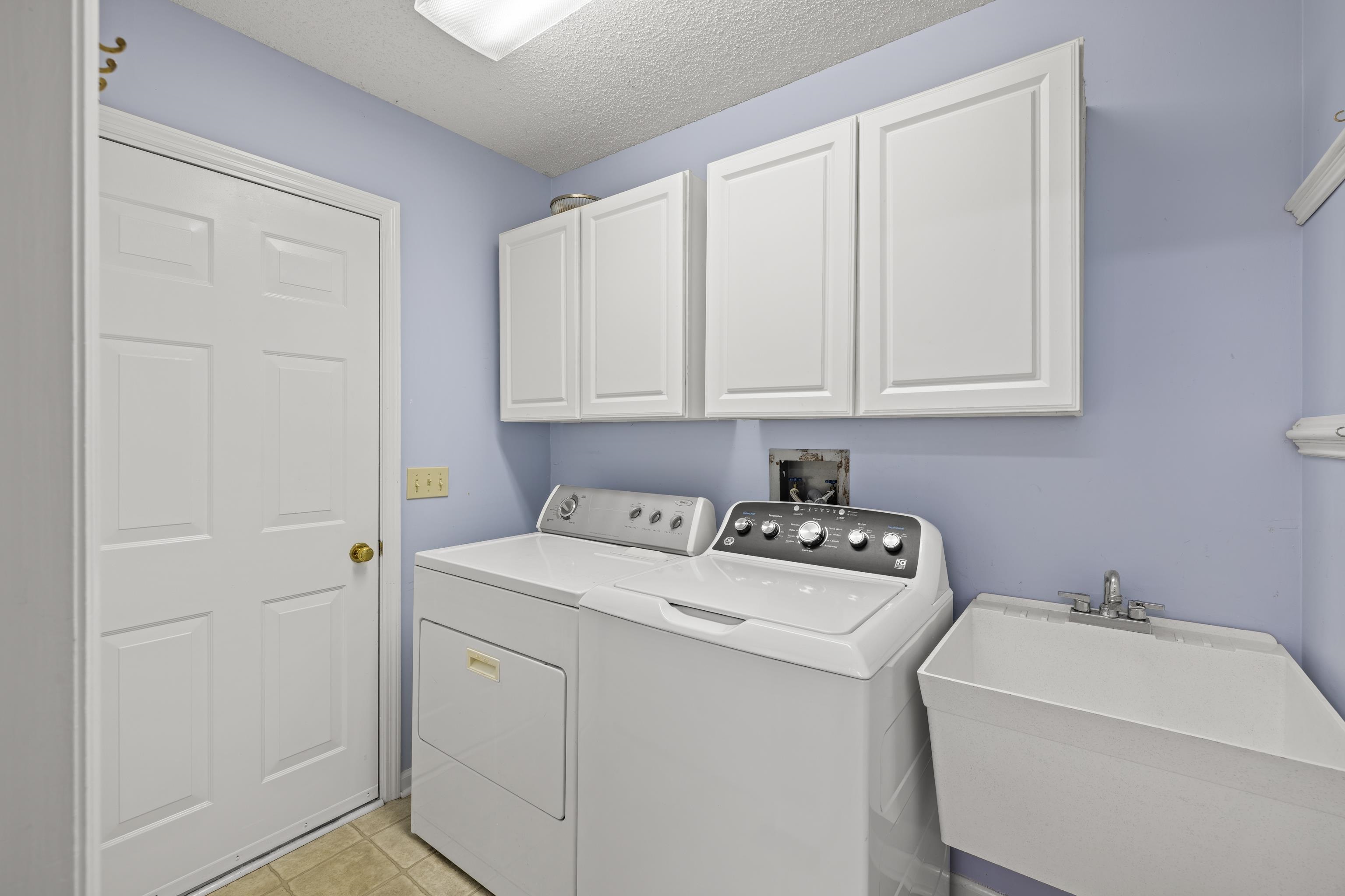 104 MILLER DR, BRIDGEWATER, Virginia 22812, 3 Bedrooms Bedrooms, ,2 BathroomsBathrooms,Residential,104 MILLER DR,680182 MLS # 680182