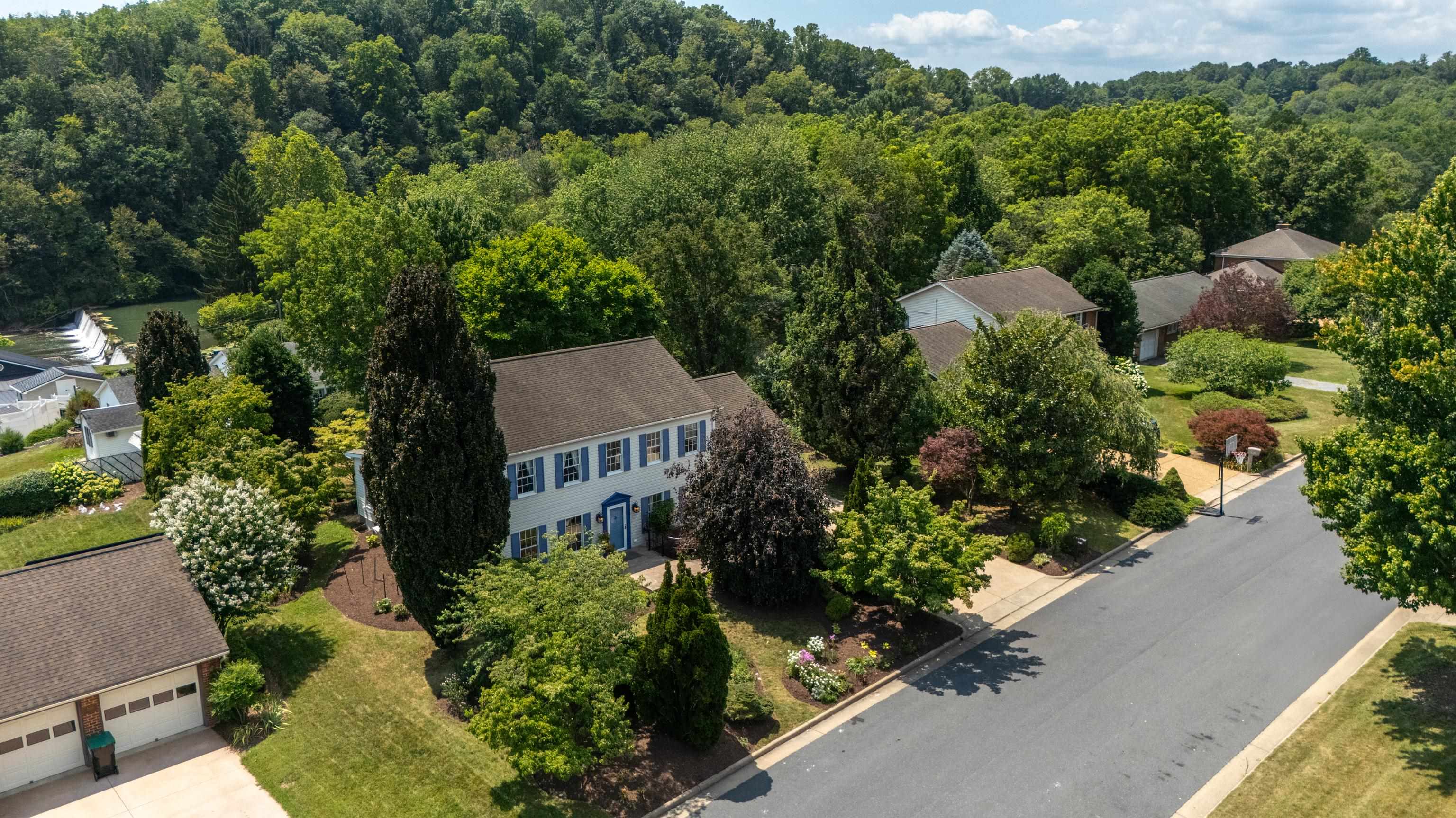 104 MILLER DR, BRIDGEWATER, Virginia 22812, 3 Bedrooms Bedrooms, ,2 BathroomsBathrooms,Residential,104 MILLER DR,680182 MLS # 680182