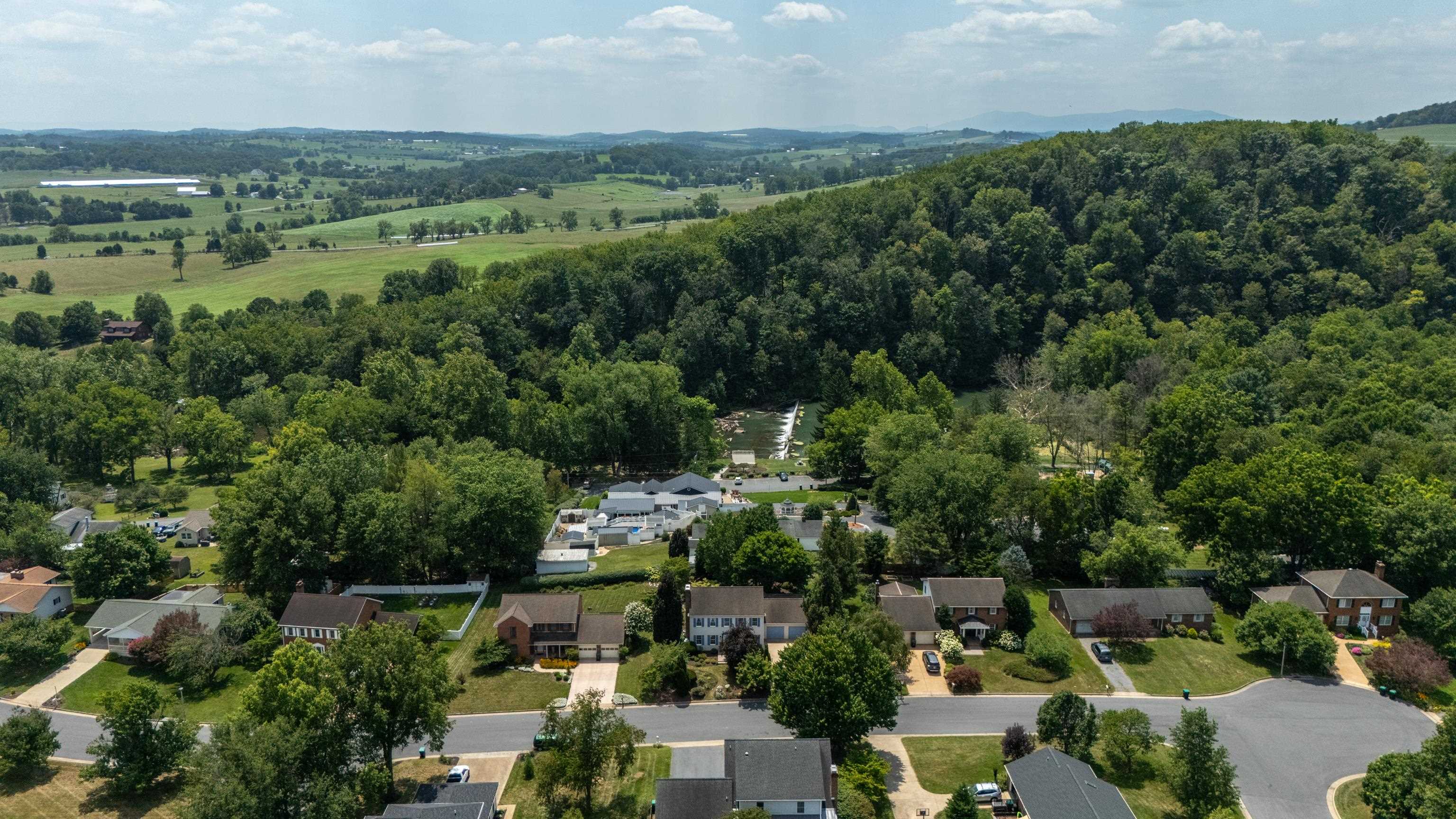 104 MILLER DR, BRIDGEWATER, Virginia 22812, 3 Bedrooms Bedrooms, ,2 BathroomsBathrooms,Residential,104 MILLER DR,680182 MLS # 680182