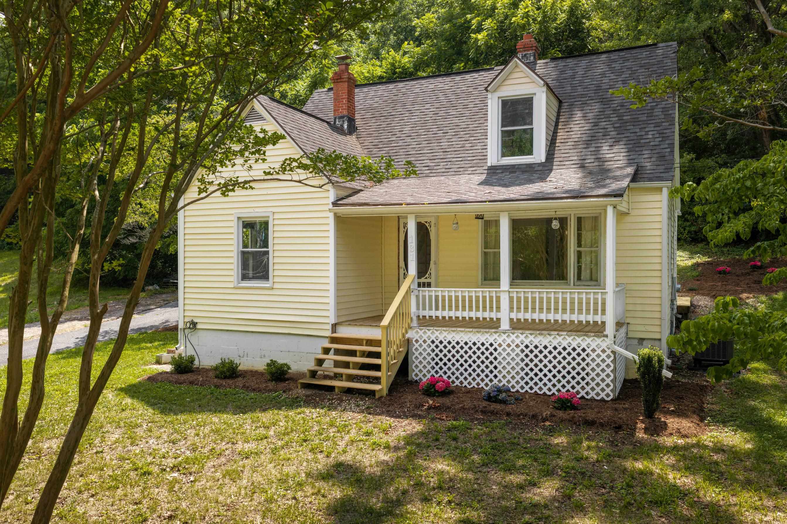 131 OLD HERMITAGE RD, WAYNESBORO, Virginia 22980, 3 Bedrooms Bedrooms, ,1 BathroomBathrooms,Residential,131 OLD HERMITAGE RD,680184 MLS # 680184
