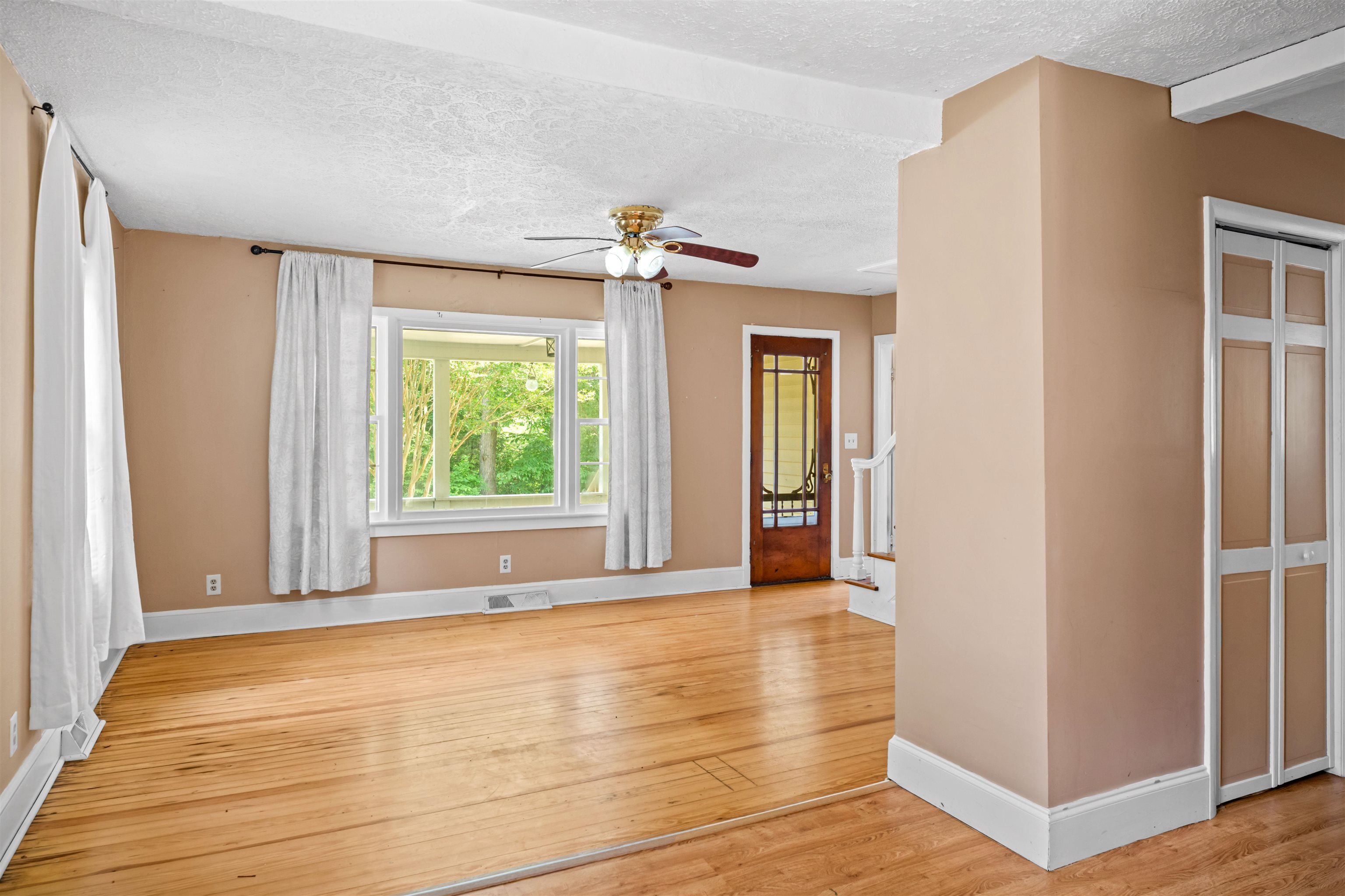 131 OLD HERMITAGE RD, WAYNESBORO, Virginia 22980, 3 Bedrooms Bedrooms, ,1 BathroomBathrooms,Residential,131 OLD HERMITAGE RD,680184 MLS # 680184