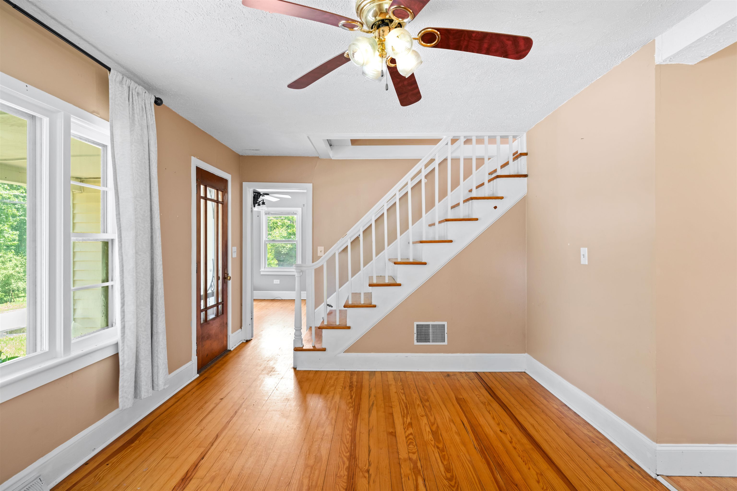 131 OLD HERMITAGE RD, WAYNESBORO, Virginia 22980, 3 Bedrooms Bedrooms, ,1 BathroomBathrooms,Residential,131 OLD HERMITAGE RD,680184 MLS # 680184