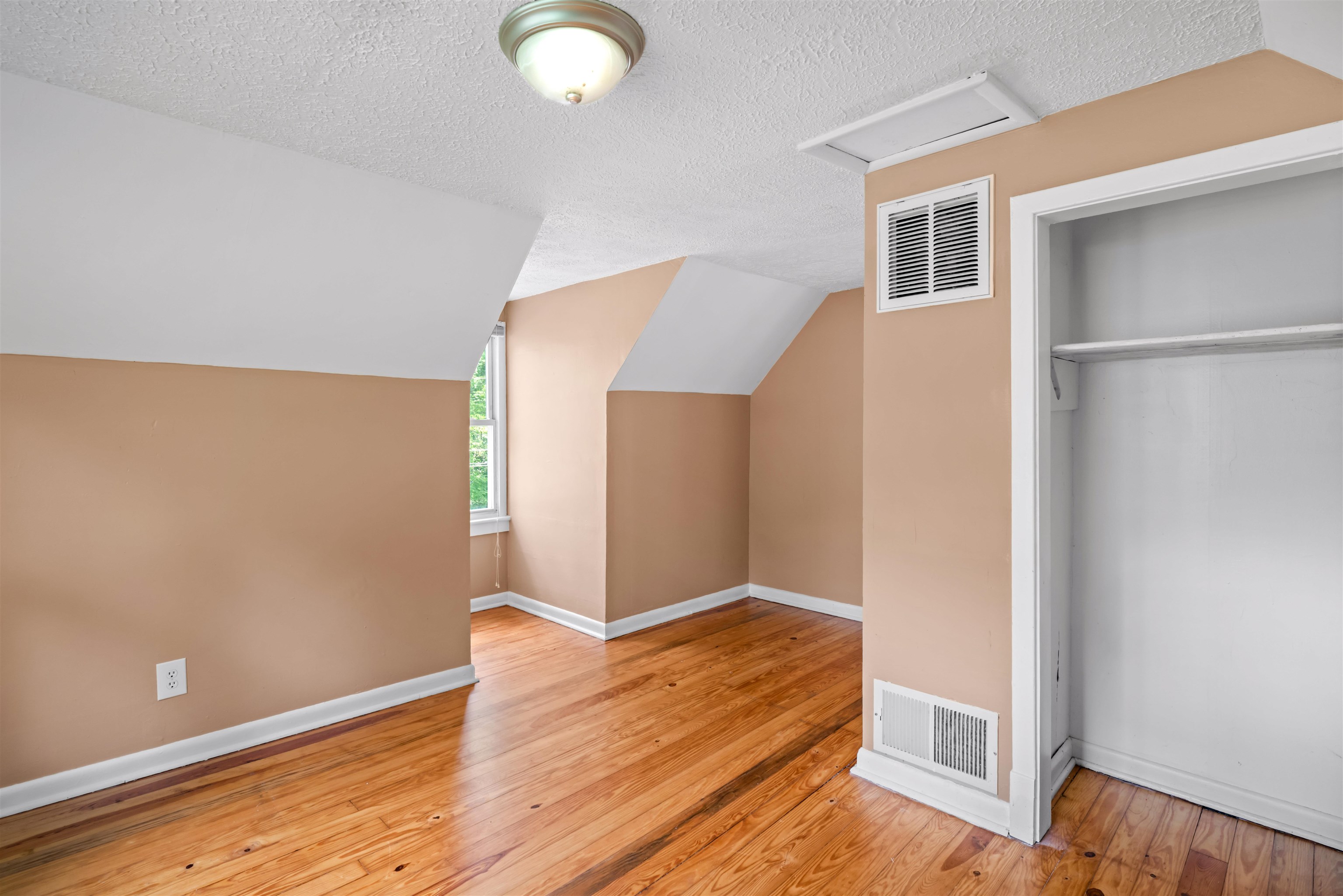131 OLD HERMITAGE RD, WAYNESBORO, Virginia 22980, 3 Bedrooms Bedrooms, ,1 BathroomBathrooms,Residential,131 OLD HERMITAGE RD,680184 MLS # 680184