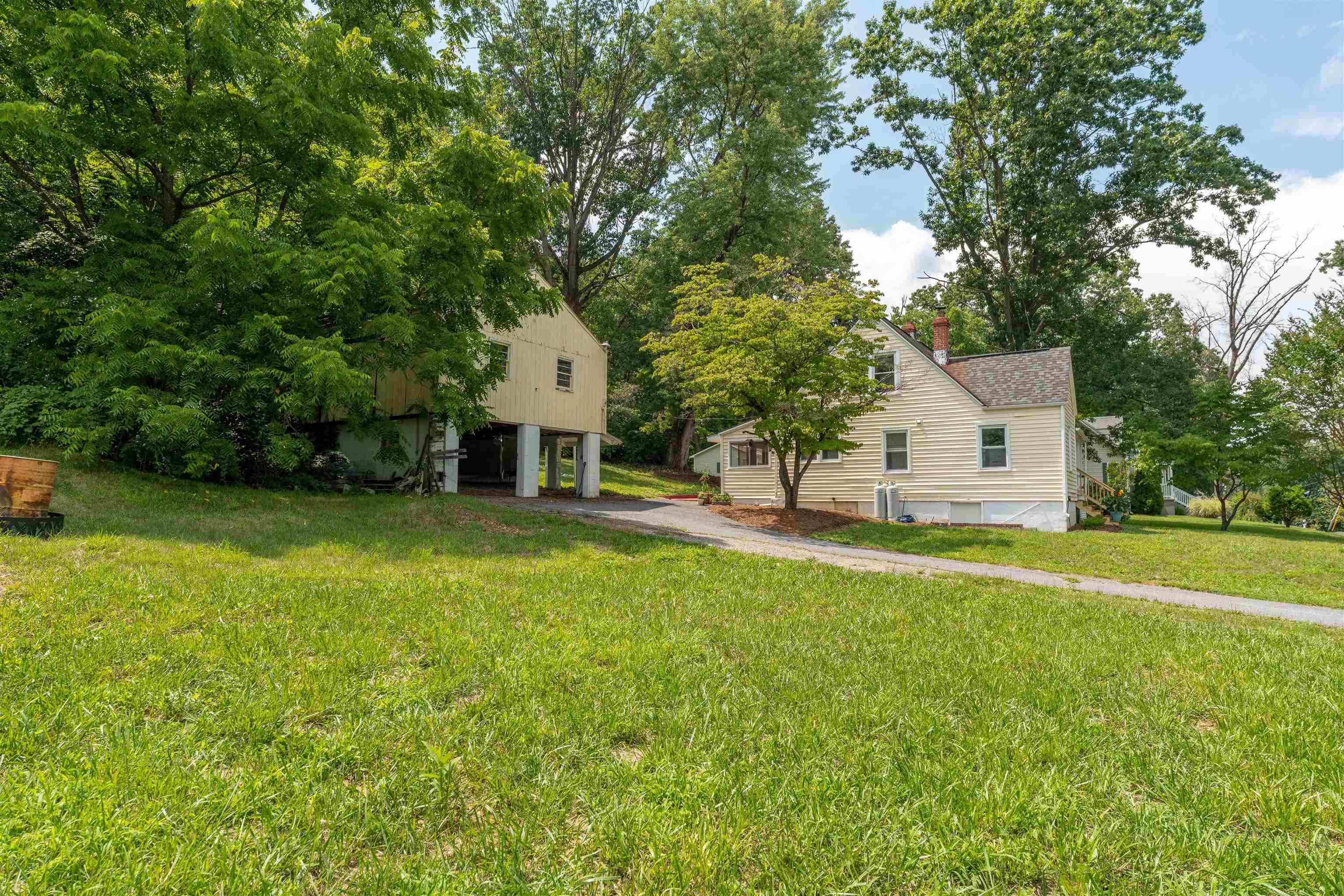 131 OLD HERMITAGE RD, WAYNESBORO, Virginia 22980, 3 Bedrooms Bedrooms, ,1 BathroomBathrooms,Residential,131 OLD HERMITAGE RD,680184 MLS # 680184