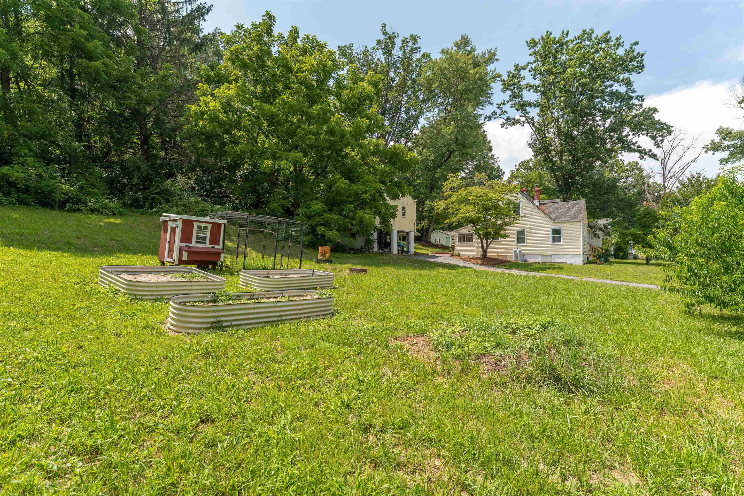131 OLD HERMITAGE RD, WAYNESBORO, Virginia 22980, 3 Bedrooms Bedrooms, ,1 BathroomBathrooms,Residential,131 OLD HERMITAGE RD,680184 MLS # 680184