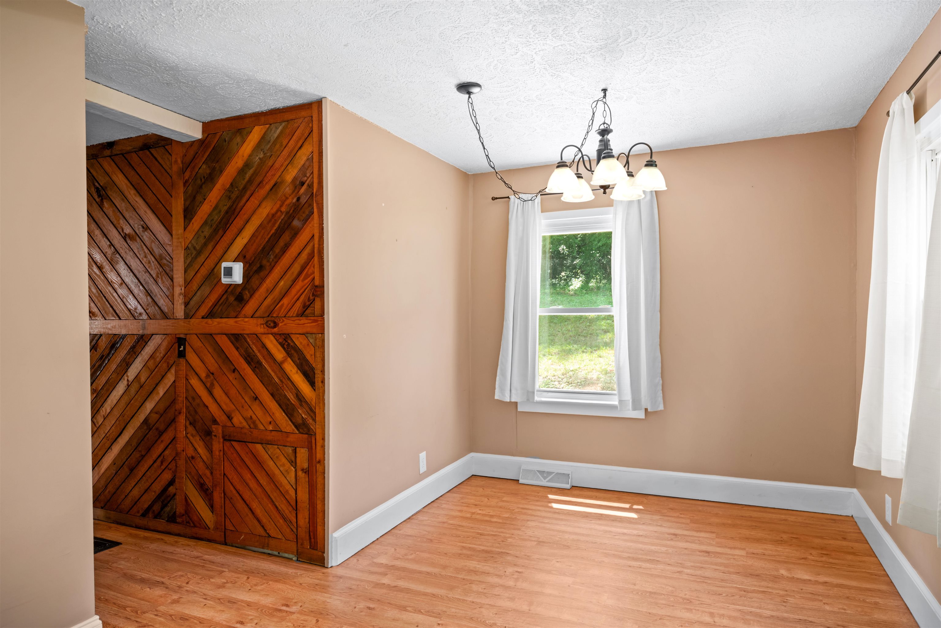 131 OLD HERMITAGE RD, WAYNESBORO, Virginia 22980, 3 Bedrooms Bedrooms, ,1 BathroomBathrooms,Residential,131 OLD HERMITAGE RD,680184 MLS # 680184