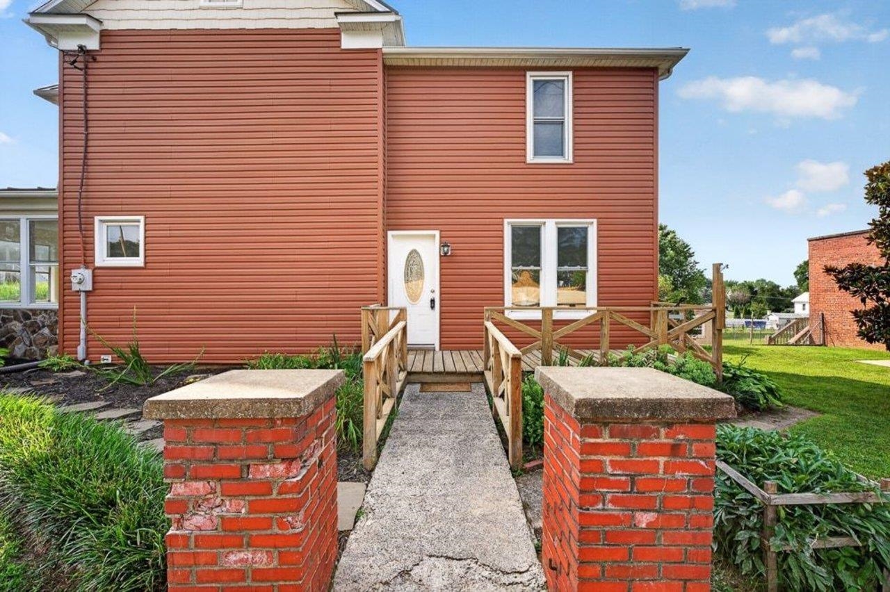 401 6TH ST, SHENANDOAH, Virginia 22849, 3 Bedrooms Bedrooms, ,1 BathroomBathrooms,Residential,401 6TH ST,680192 MLS # 680192