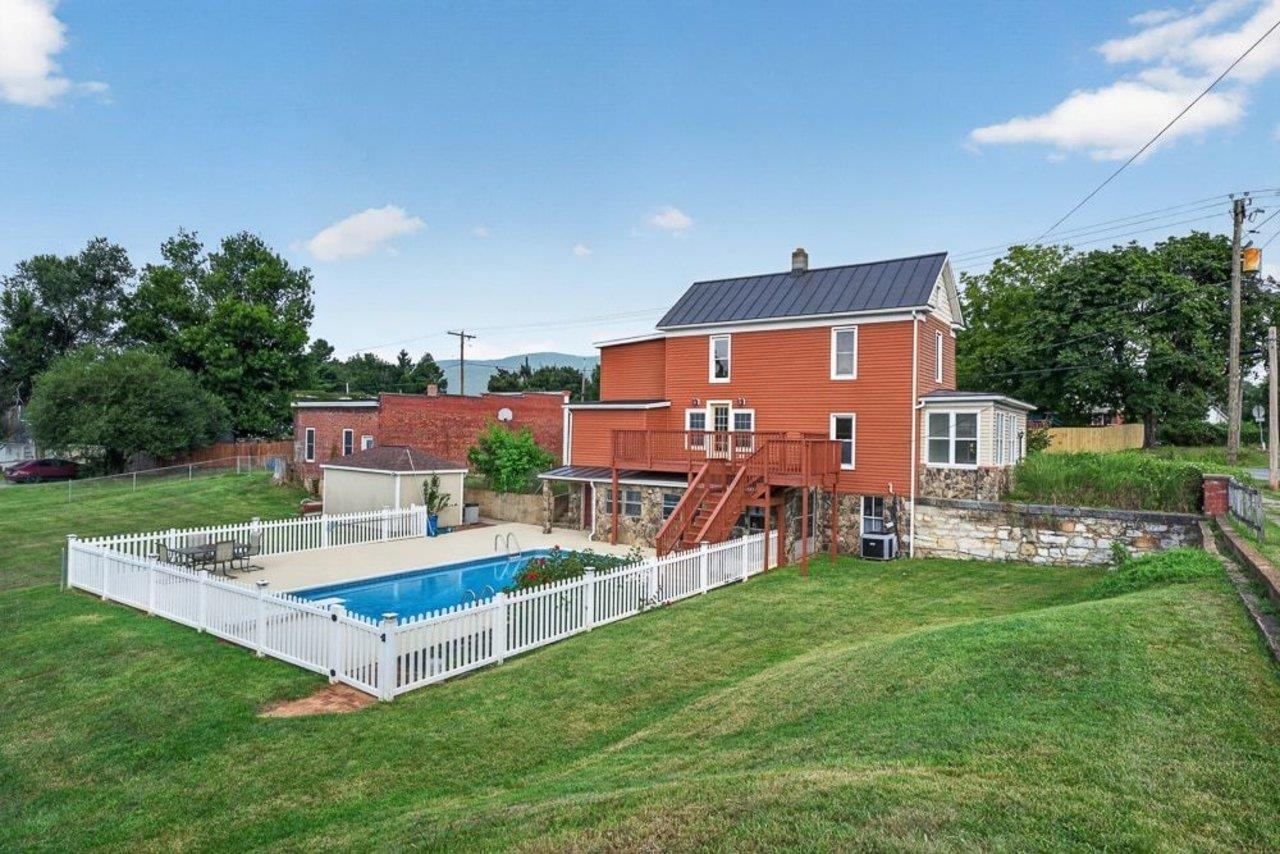 401 6TH ST, SHENANDOAH, Virginia 22849, 3 Bedrooms Bedrooms, ,1 BathroomBathrooms,Residential,401 6TH ST,680192 MLS # 680192