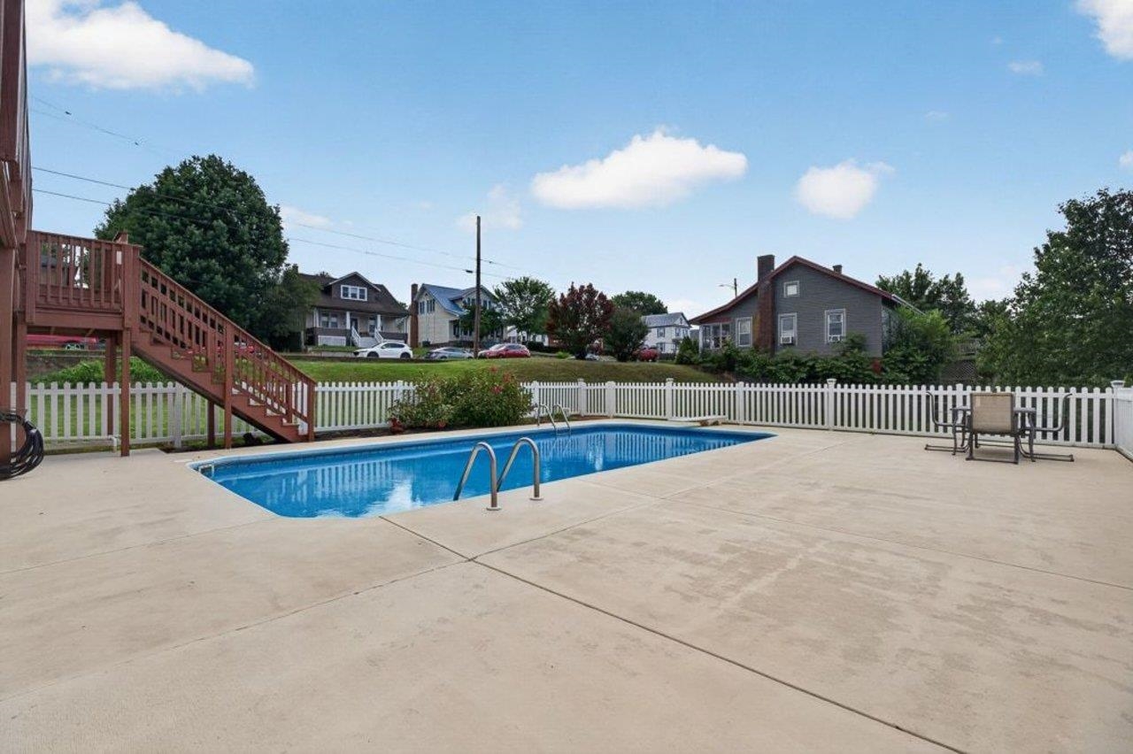 401 6TH ST, SHENANDOAH, Virginia 22849, 3 Bedrooms Bedrooms, ,1 BathroomBathrooms,Residential,401 6TH ST,680192 MLS # 680192