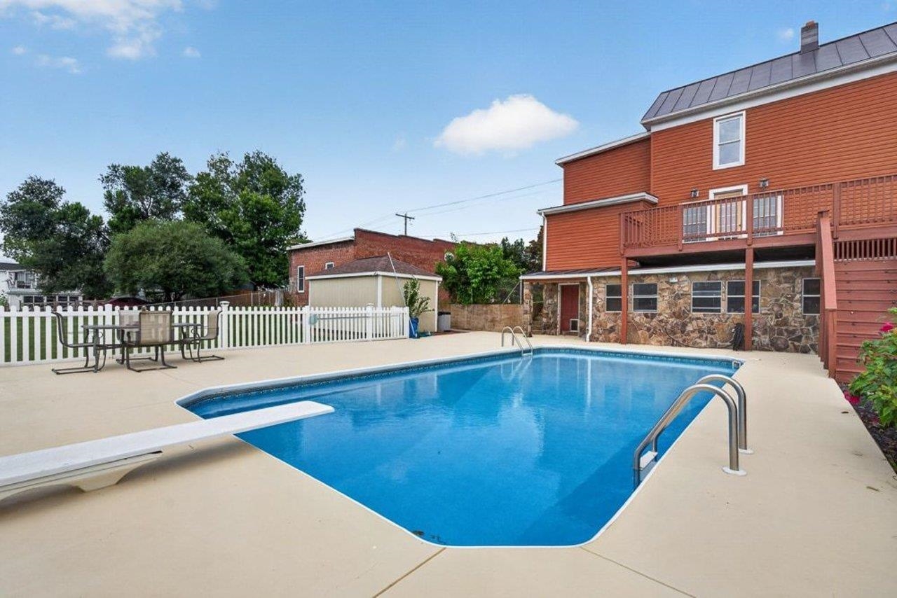 401 6TH ST, SHENANDOAH, Virginia 22849, 3 Bedrooms Bedrooms, ,1 BathroomBathrooms,Residential,401 6TH ST,680192 MLS # 680192