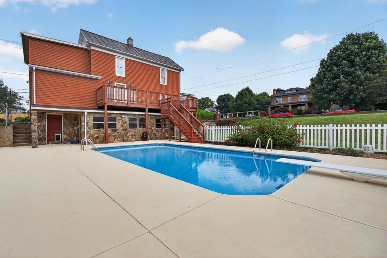 401 6TH ST, SHENANDOAH, Virginia 22849, 3 Bedrooms Bedrooms, ,1 BathroomBathrooms,Residential,401 6TH ST,680192 MLS # 680192