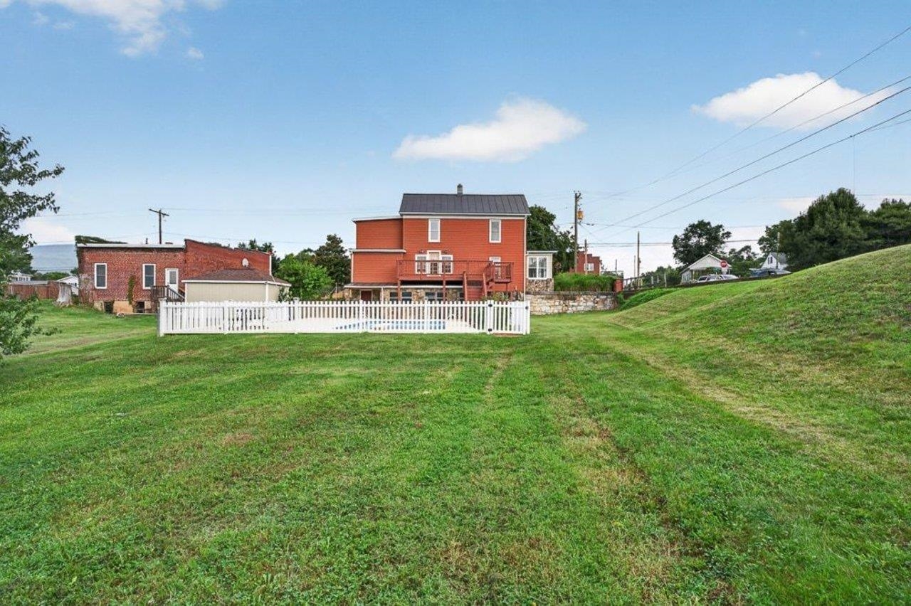 401 6TH ST, SHENANDOAH, Virginia 22849, 3 Bedrooms Bedrooms, ,1 BathroomBathrooms,Residential,401 6TH ST,680192 MLS # 680192