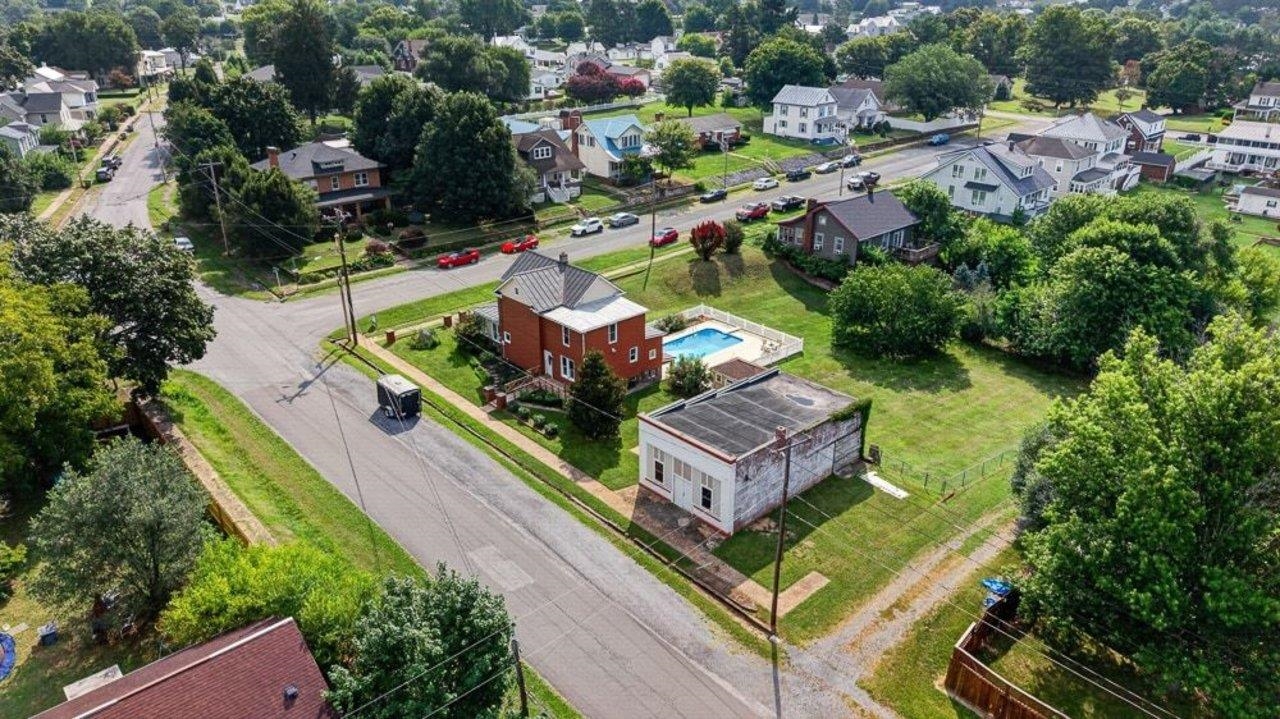 401 6TH ST, SHENANDOAH, Virginia 22849, 3 Bedrooms Bedrooms, ,1 BathroomBathrooms,Residential,401 6TH ST,680192 MLS # 680192