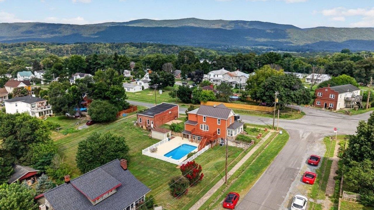 401 6TH ST, SHENANDOAH, Virginia 22849, 3 Bedrooms Bedrooms, ,1 BathroomBathrooms,Residential,401 6TH ST,680192 MLS # 680192