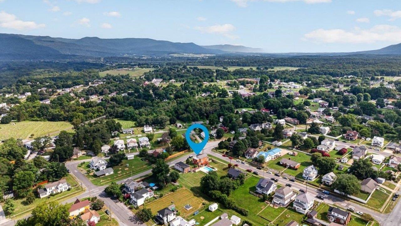 401 6TH ST, SHENANDOAH, Virginia 22849, 3 Bedrooms Bedrooms, ,1 BathroomBathrooms,Residential,401 6TH ST,680192 MLS # 680192