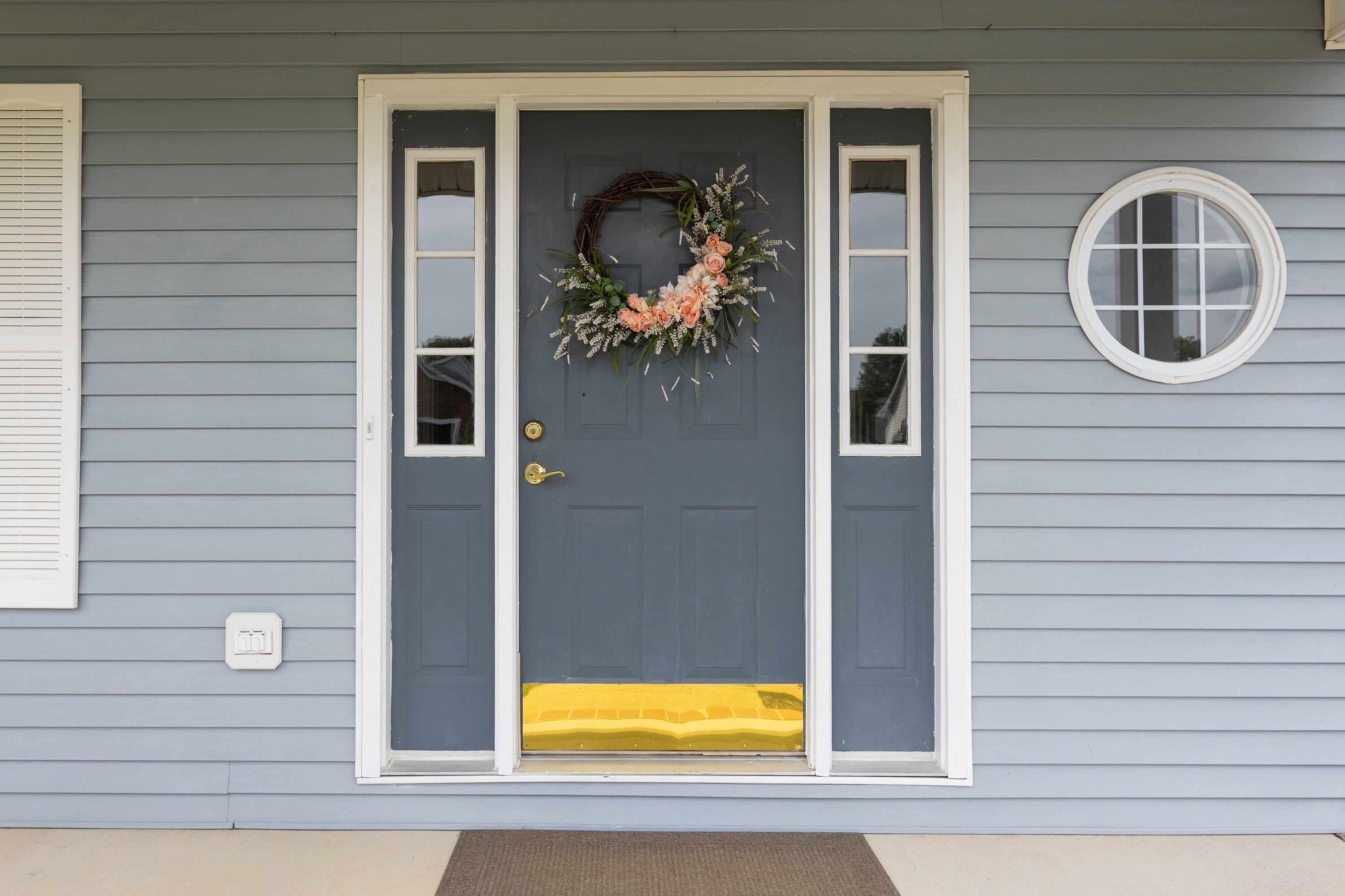 This lovely home offers a spacious front porch, perfect for gathering with friends and family. This lovely home offers a spacious front porch, perfect for gathering with friends and family.